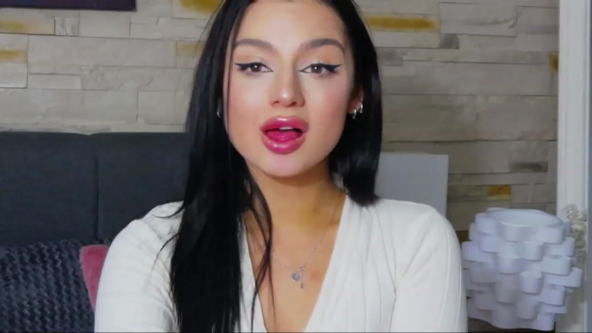 Gallery image thumbnail from KylieBaby_'s myfreecams stream on, 11/28/2022, 15:58 image 11 of 20