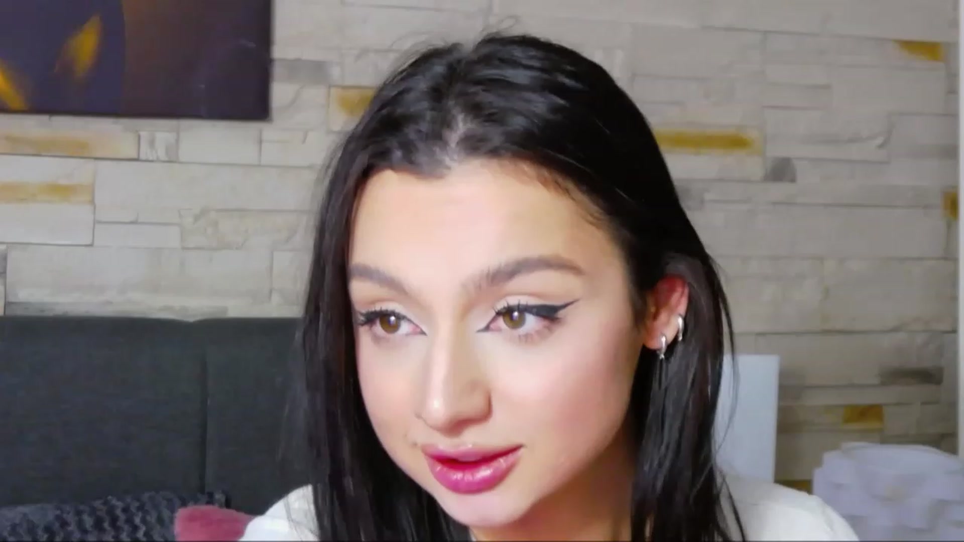 Gallery image thumbnail from KylieBaby_'s myfreecams stream on, 11/28/2022, 17:06 image 17 of 20