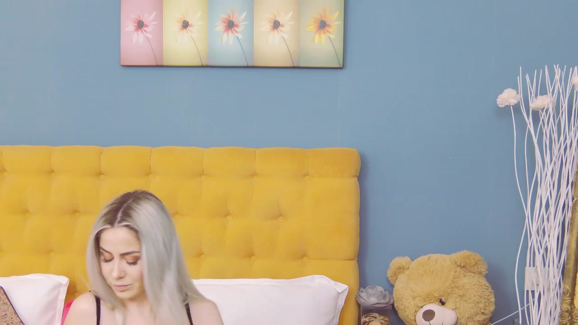 Gallery image thumbnail from KylieBenton's myfreecams stream on, 01/29/2024, 07:58 image 1 of 20