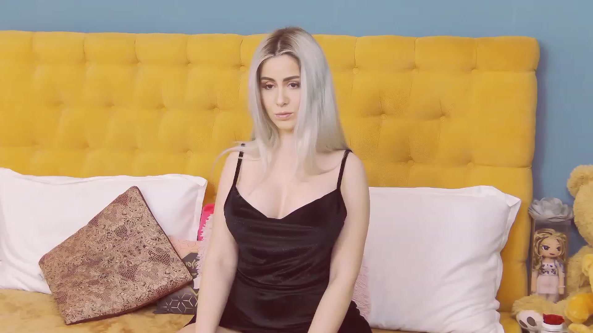 Gallery image thumbnail from KylieBenton's myfreecams stream on, 01/29/2024, 07:58 image 15 of 20