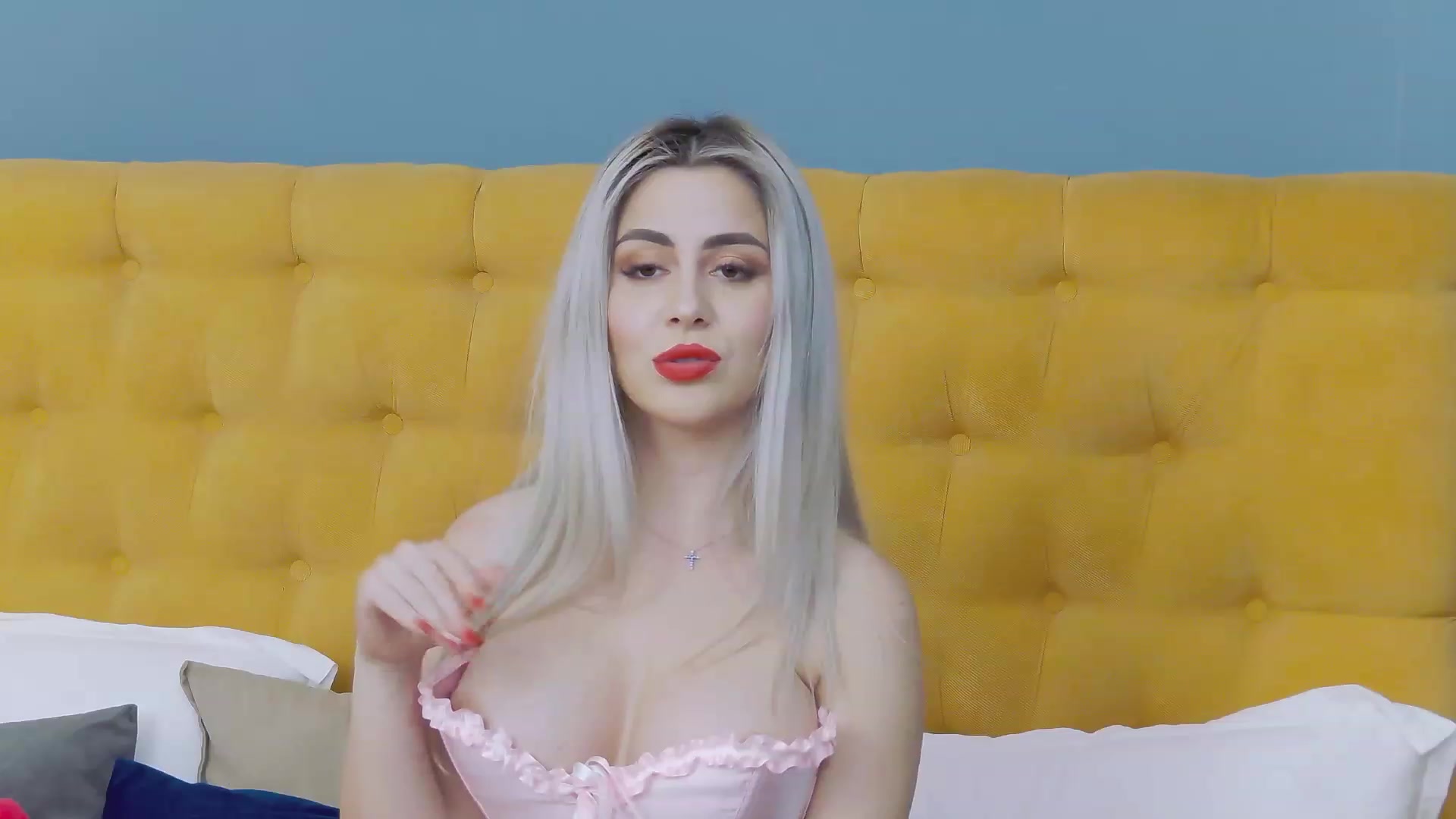 Gallery image thumbnail from KylieBenton's myfreecams stream on, 02/12/2024, 23:27 image 19 of 20