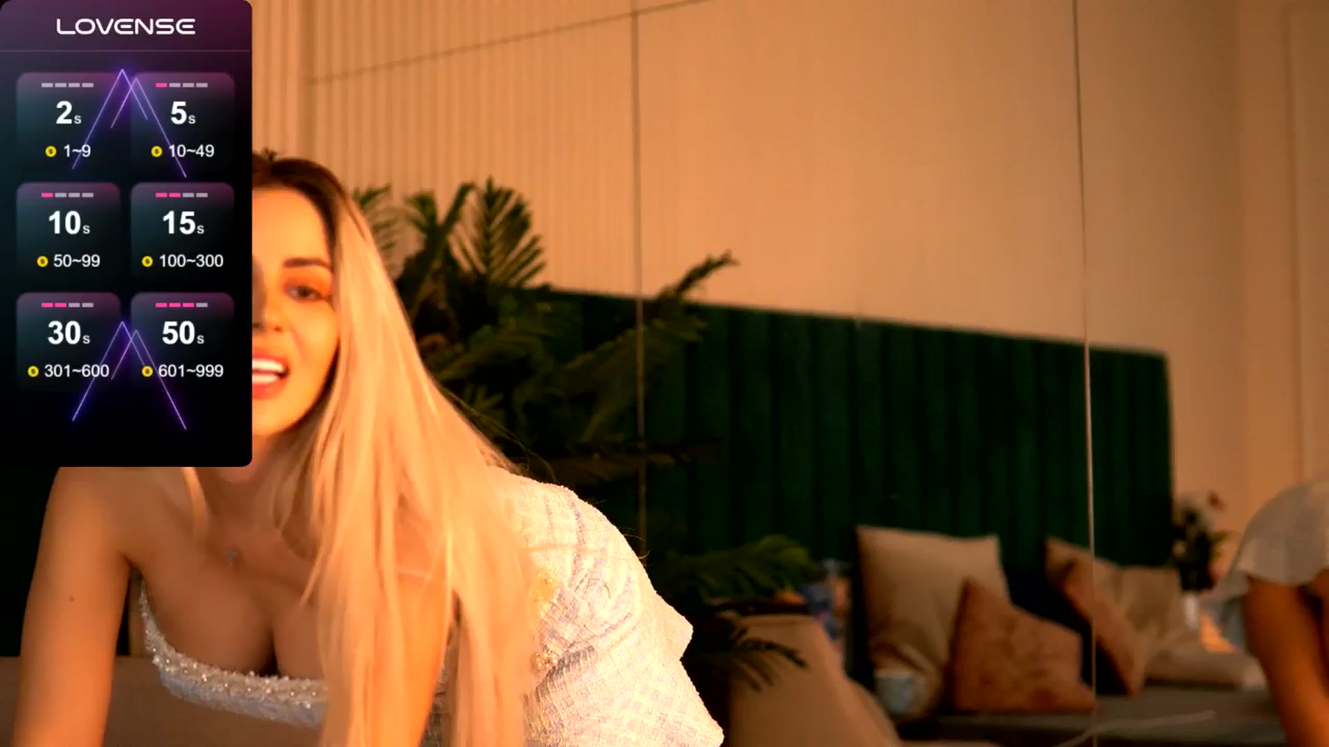 Gallery image thumbnail from KylieBenton's myfreecams stream on, 03/19/2025, 24:03 image 8 of 20