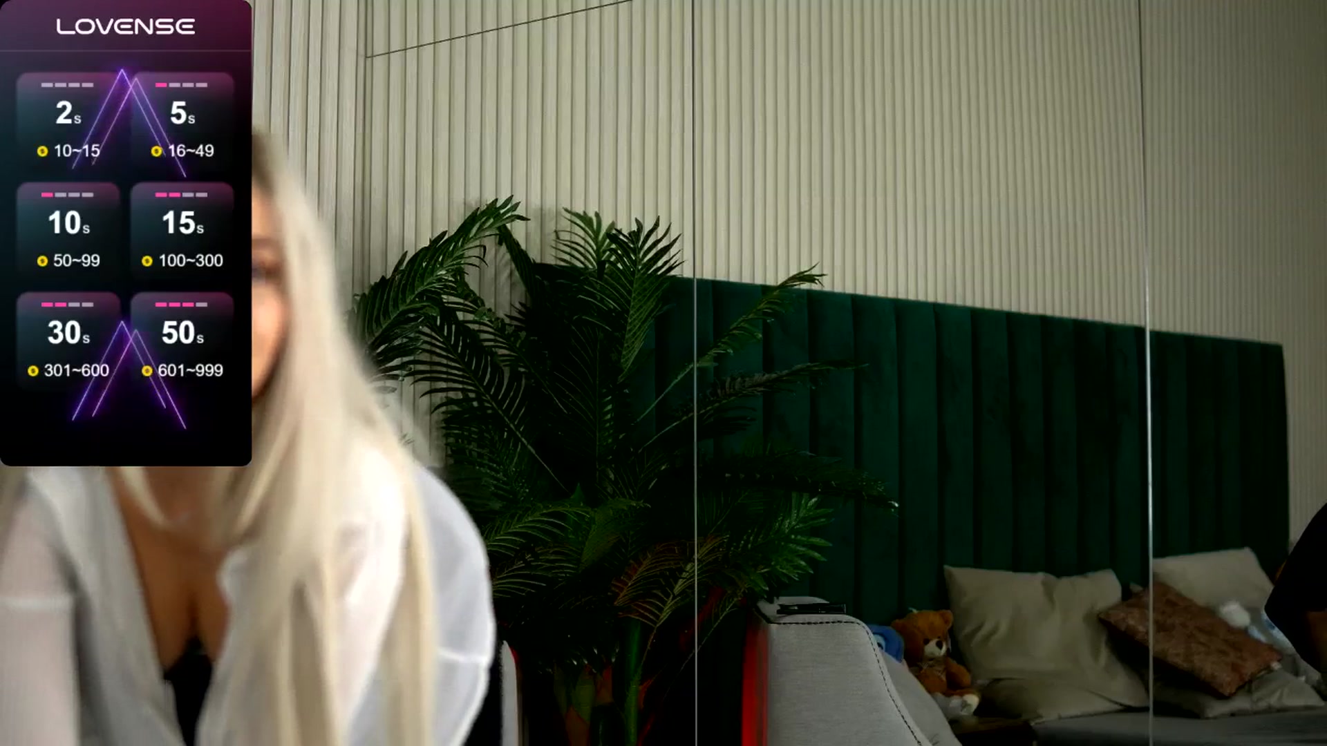 Gallery image thumbnail from KylieBenton's myfreecams stream on, 08/05/2025, 10:08 image 14 of 20
