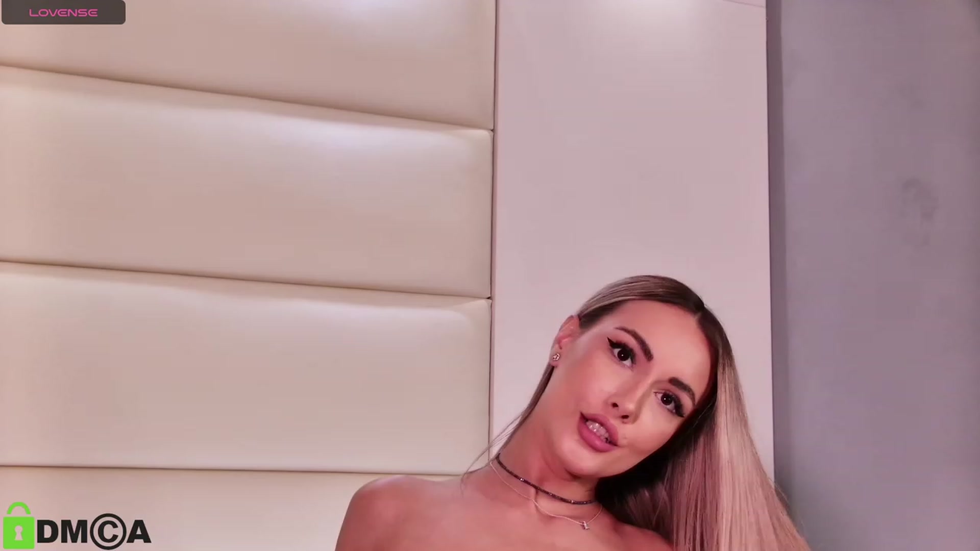 Gallery image thumbnail from KylieBlaze's myfreecams stream on, 09/27/2023, 23:27 image 16 of 20