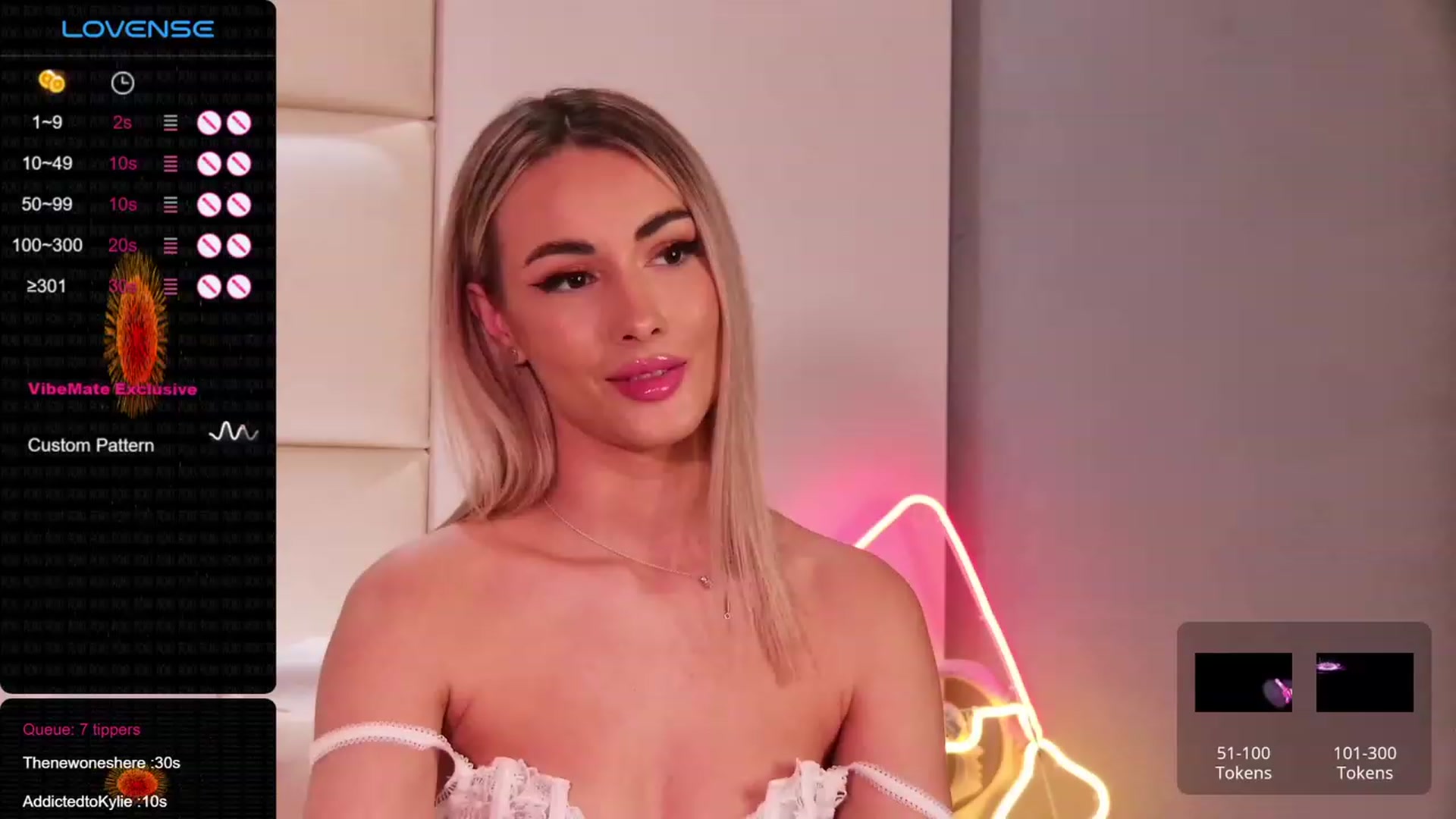 Gallery image thumbnail from KylieBlaze's myfreecams stream on, 12/21/2023, 01:55 image 1 of 20