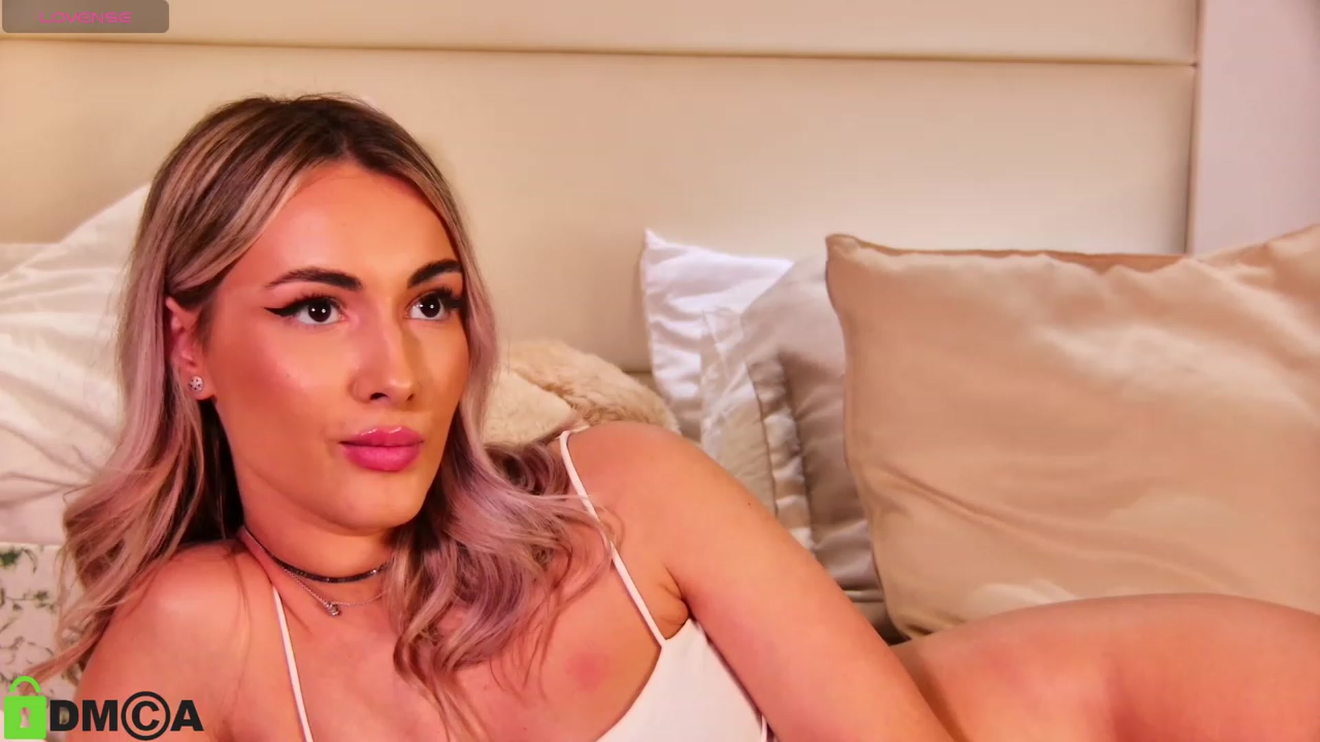 Gallery image thumbnail from KylieBlaze's myfreecams stream on, 01/08/2024, 02:58 image 6 of 20