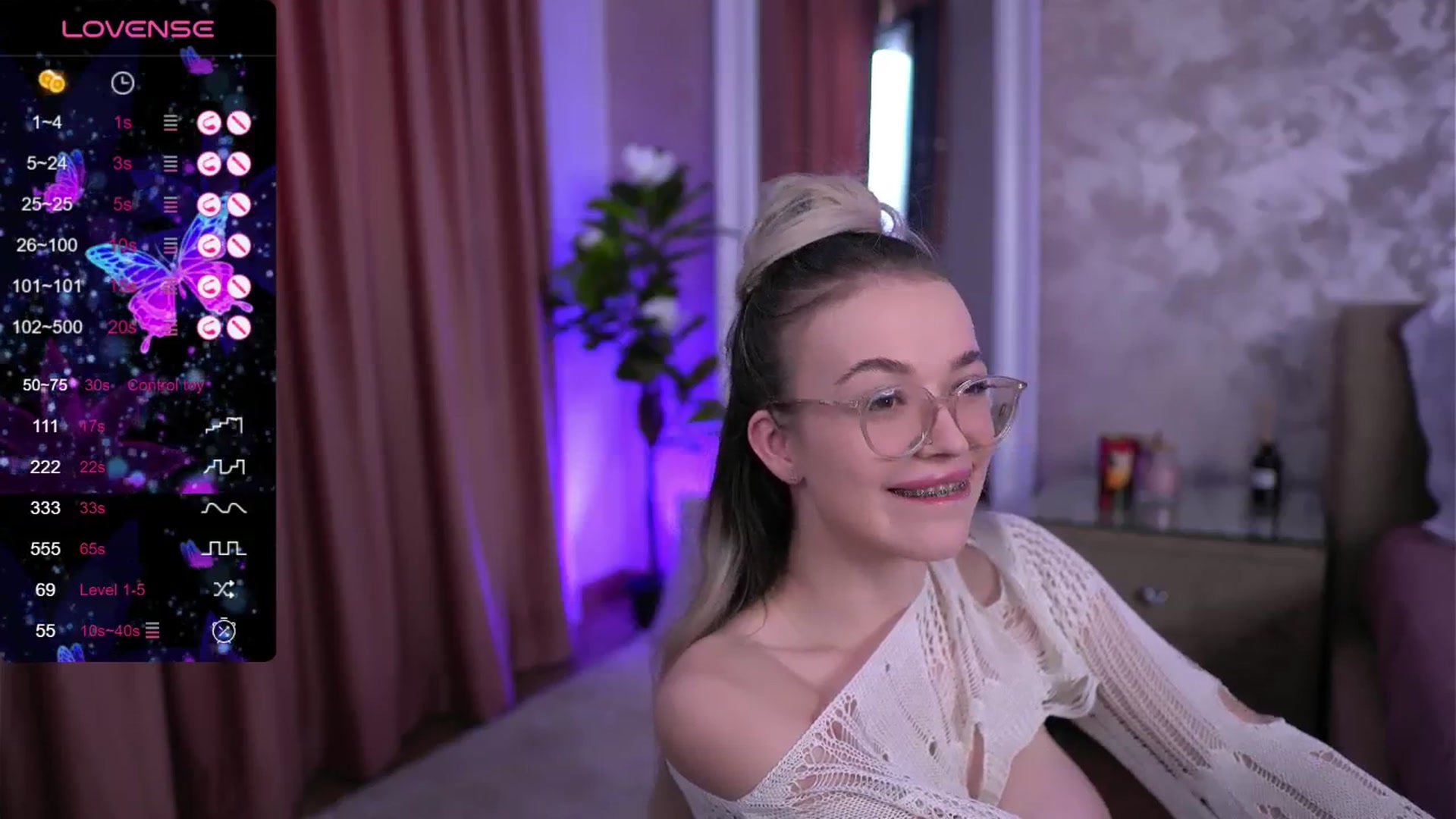 Gallery image thumbnail from KylieJoyce's myfreecams stream on, 04/08/2025, 13:00 image 3 of 20