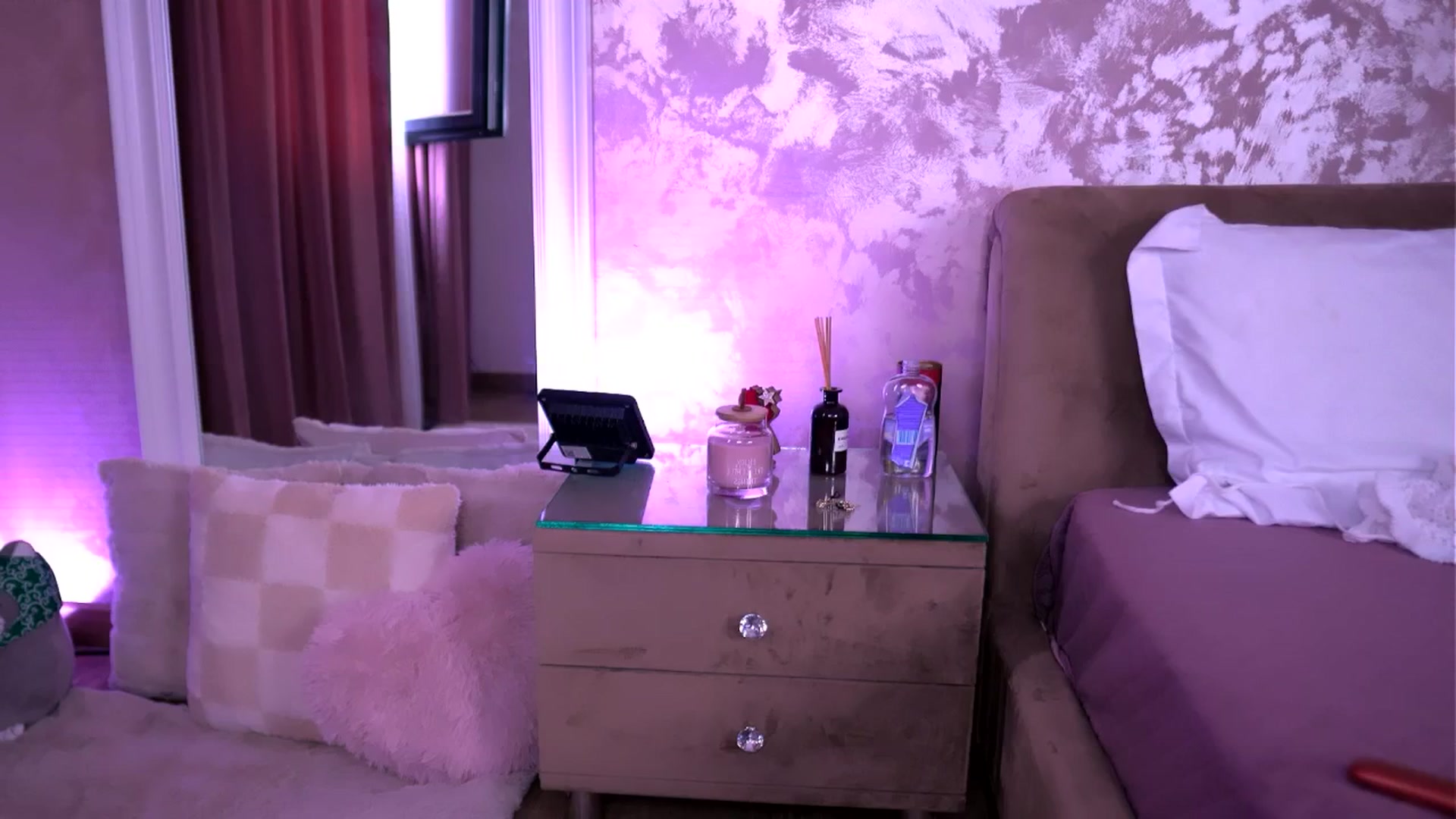 Gallery image thumbnail from KylieJoyce's myfreecams stream on, 06/10/2025, 13:21 image 16 of 20