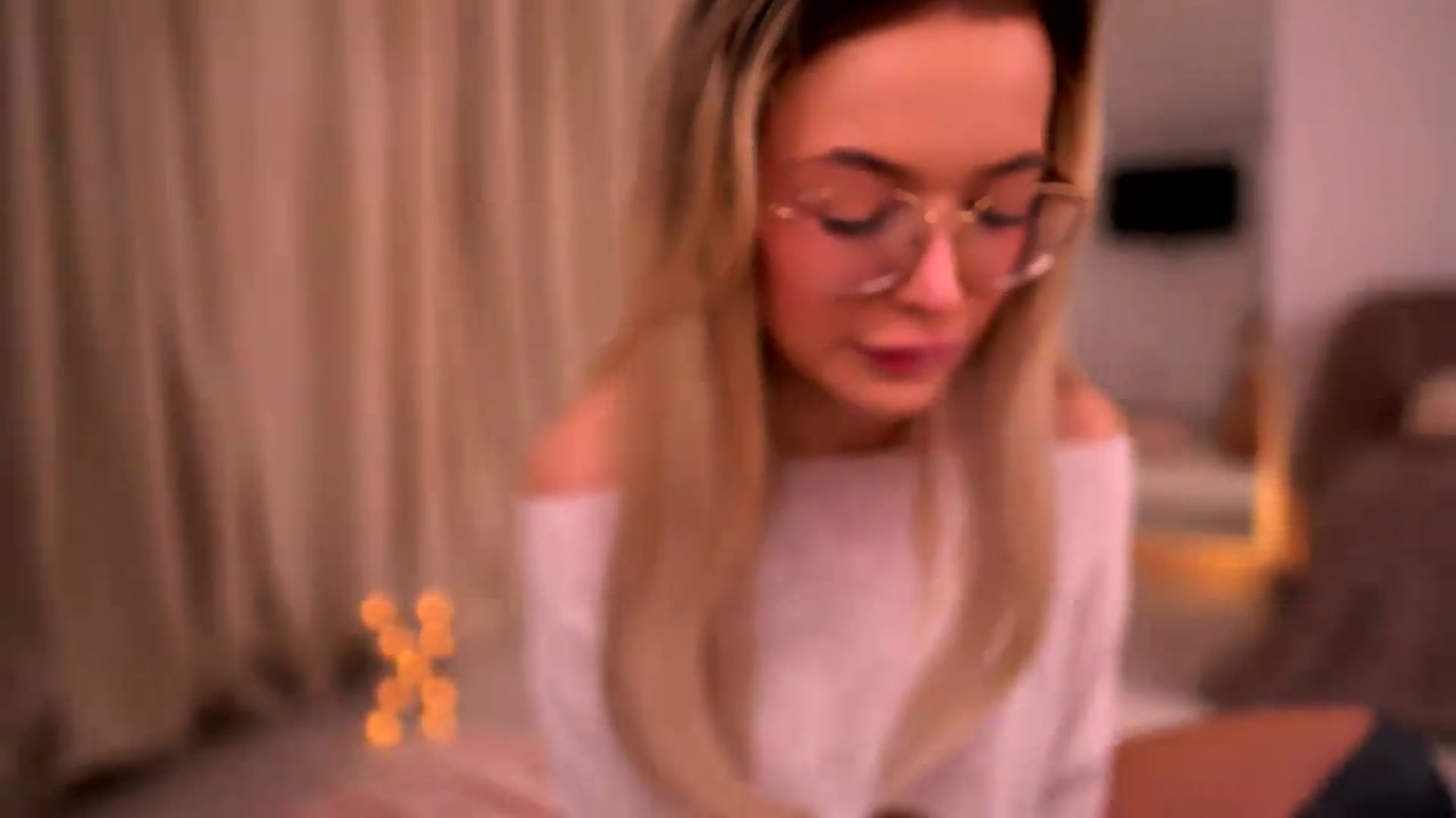 Gallery image thumbnail from KylieJoyce's myfreecams stream on, 06/20/2026, 24:42 image 5 of 20