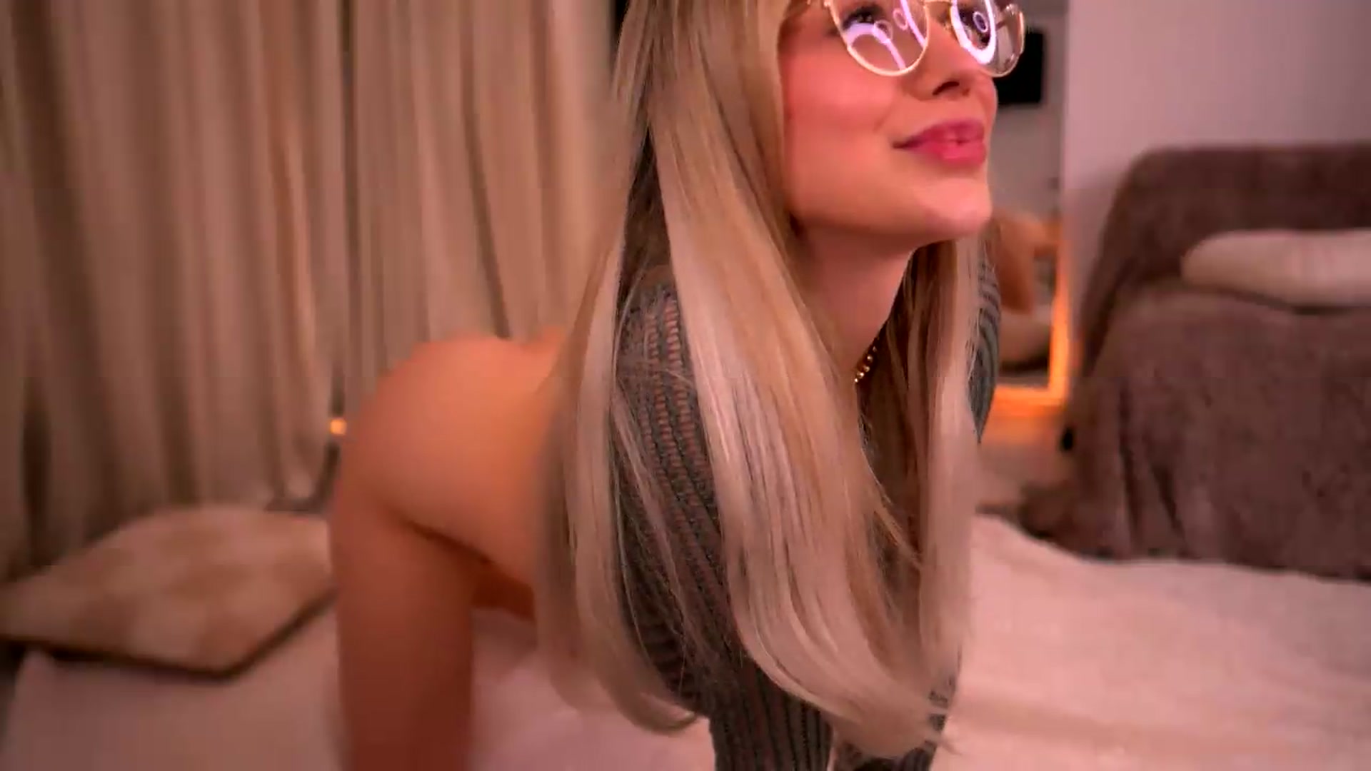 Gallery image thumbnail from KylieJoyce's myfreecams stream on, 06/23/2026, 24:03 image 19 of 20