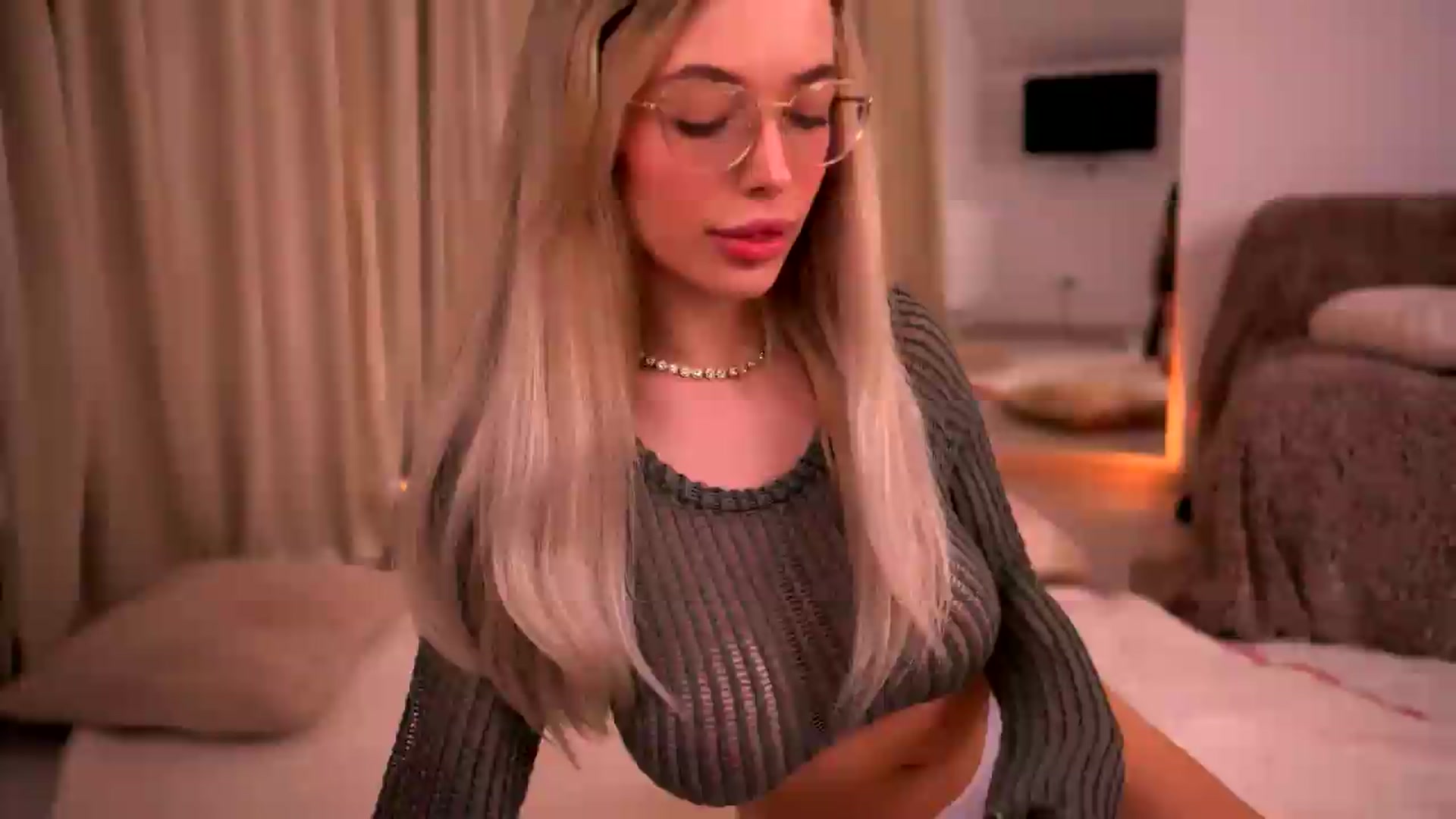 Gallery image thumbnail from KylieJoyce's myfreecams stream on, 06/23/2026, 02:21 image 3 of 20