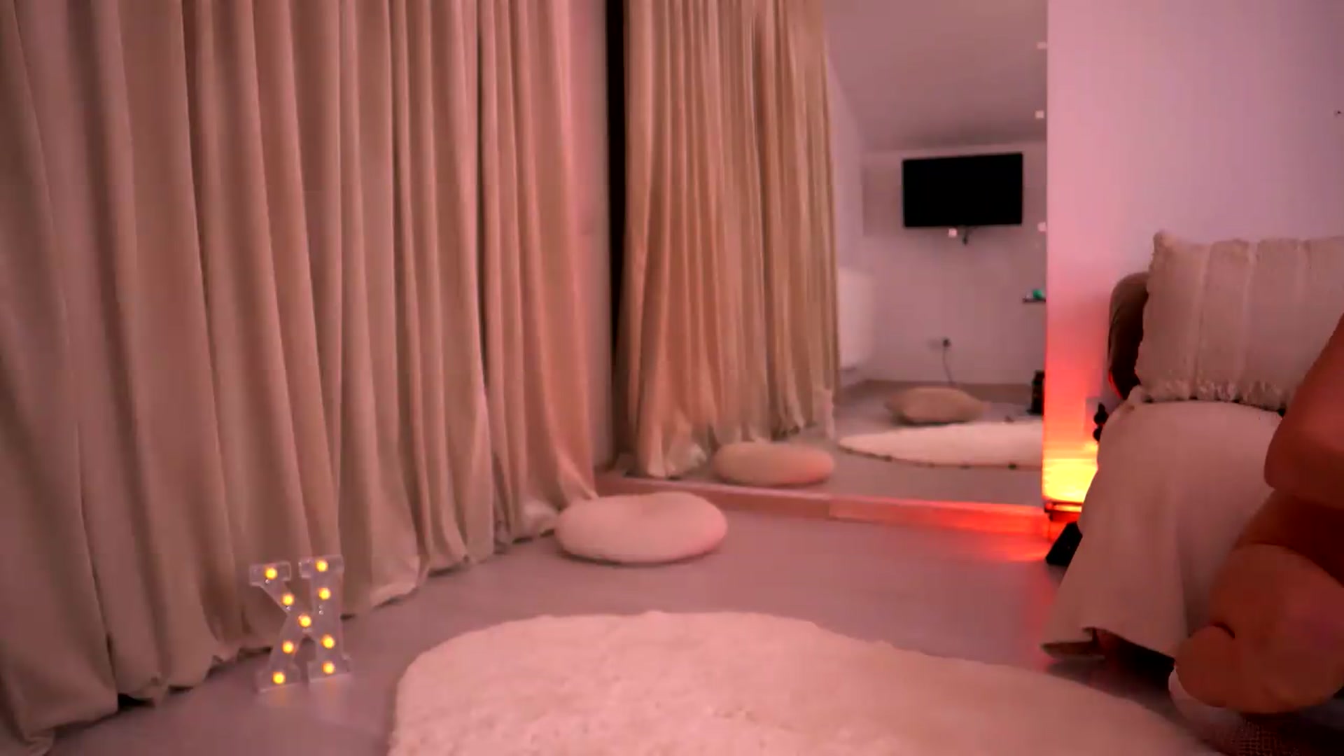 Gallery image thumbnail from KylieJoyce's myfreecams stream on, 07/23/2026, 24:58 image 15 of 20
