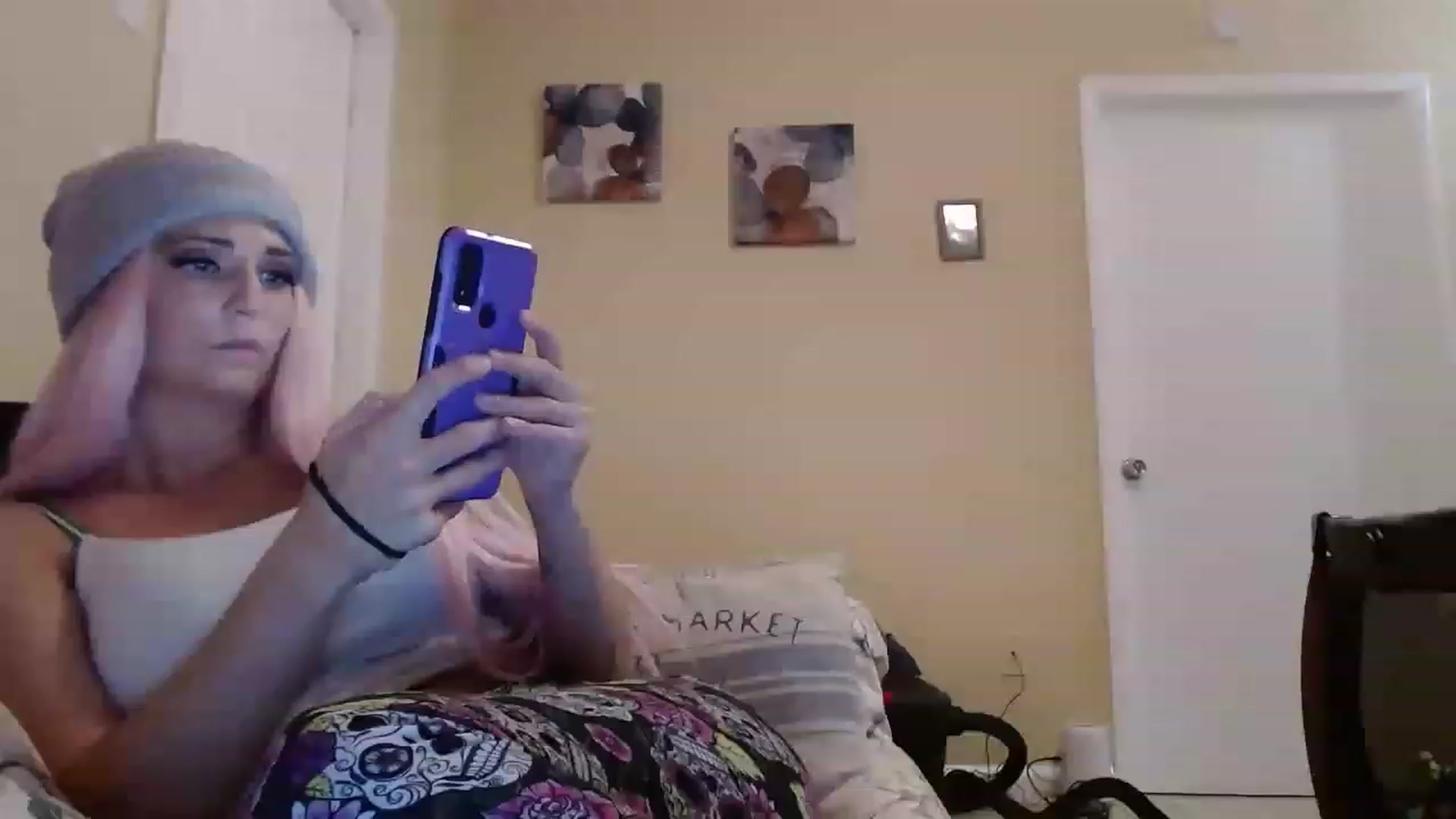 Gallery image thumbnail from KylieKane69's myfreecams stream on, 03/20/2023, 24:42 image 14 of 20