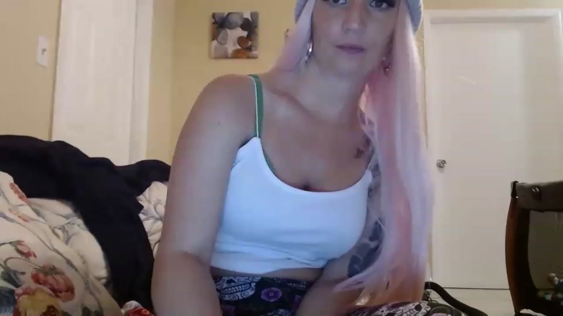 Gallery image thumbnail from KylieKane69's myfreecams stream on, 03/20/2023, 24:42 image 3 of 20