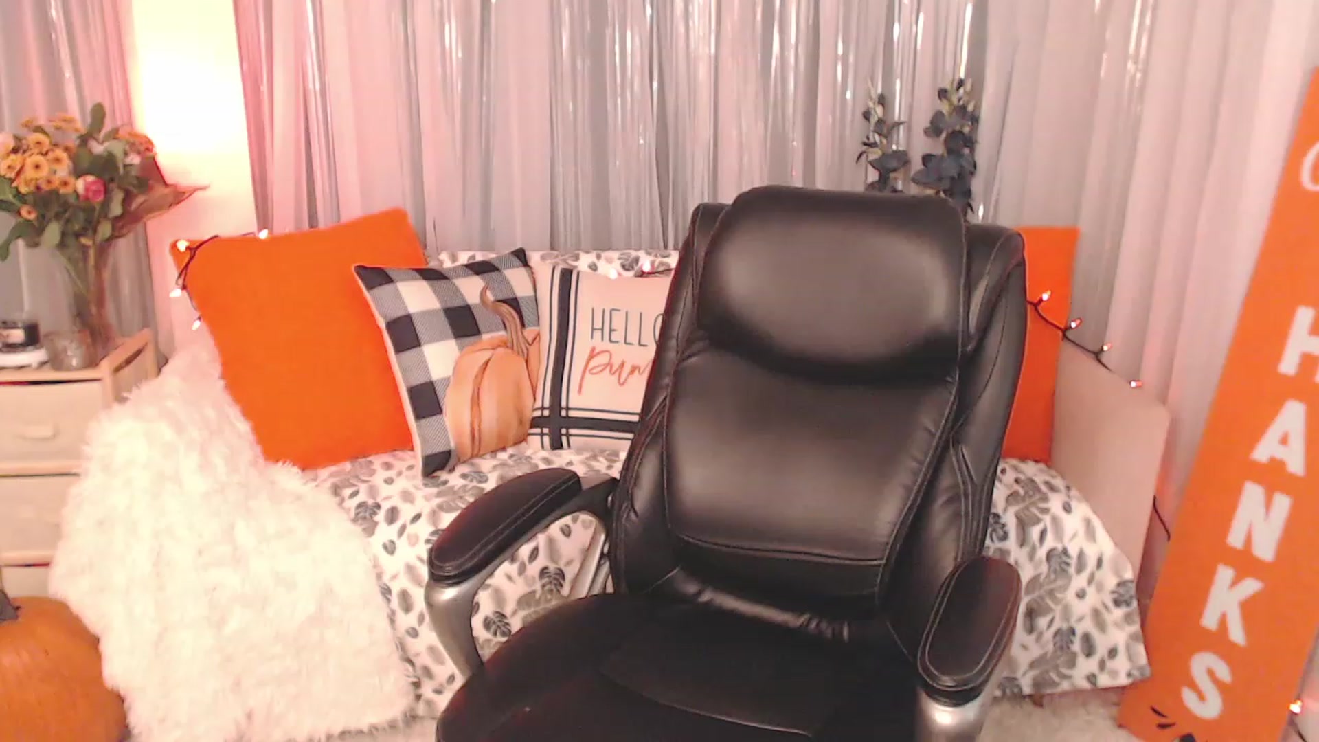 Gallery image thumbnail from KylieKohl's myfreecams stream on, 11/15/2022, 04:51 image 6 of 20