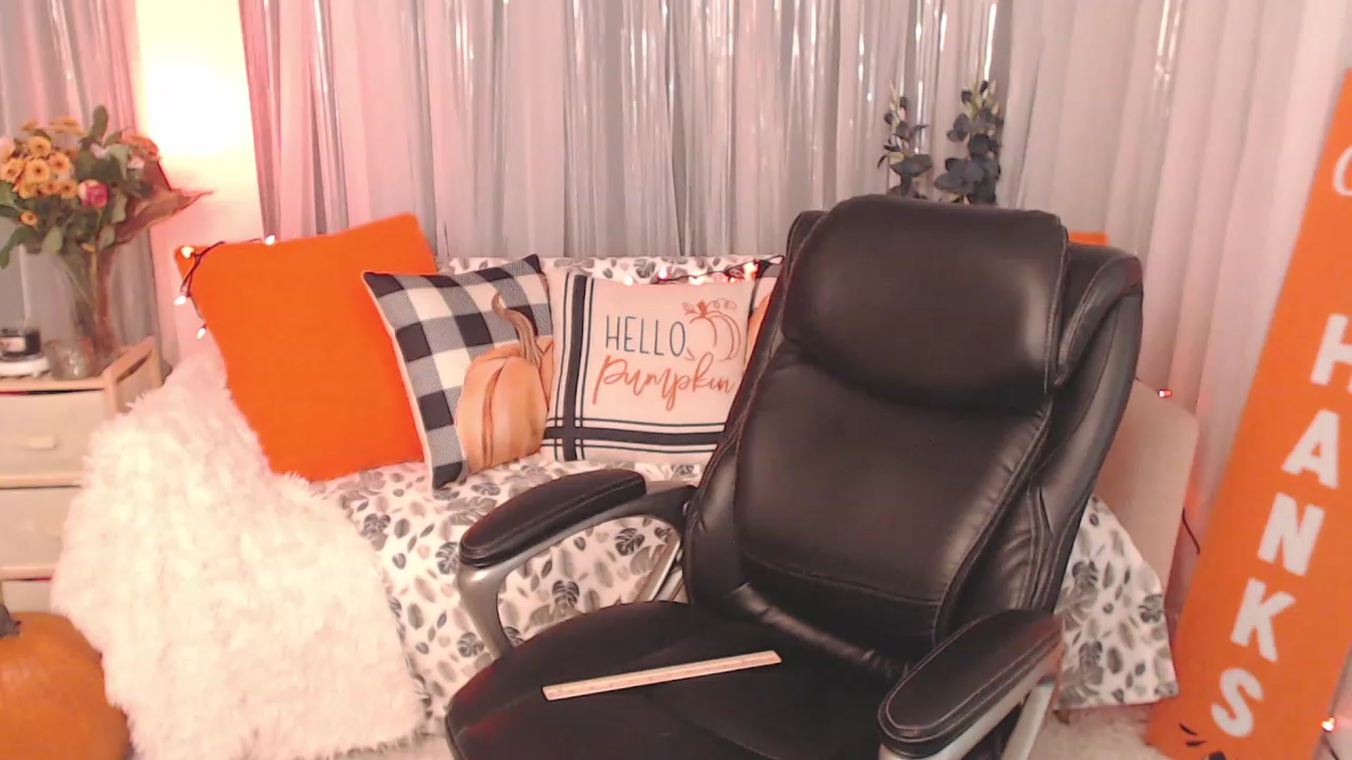 Gallery image thumbnail from KylieKohl's myfreecams stream on, 11/15/2022, 04:51 image 8 of 20