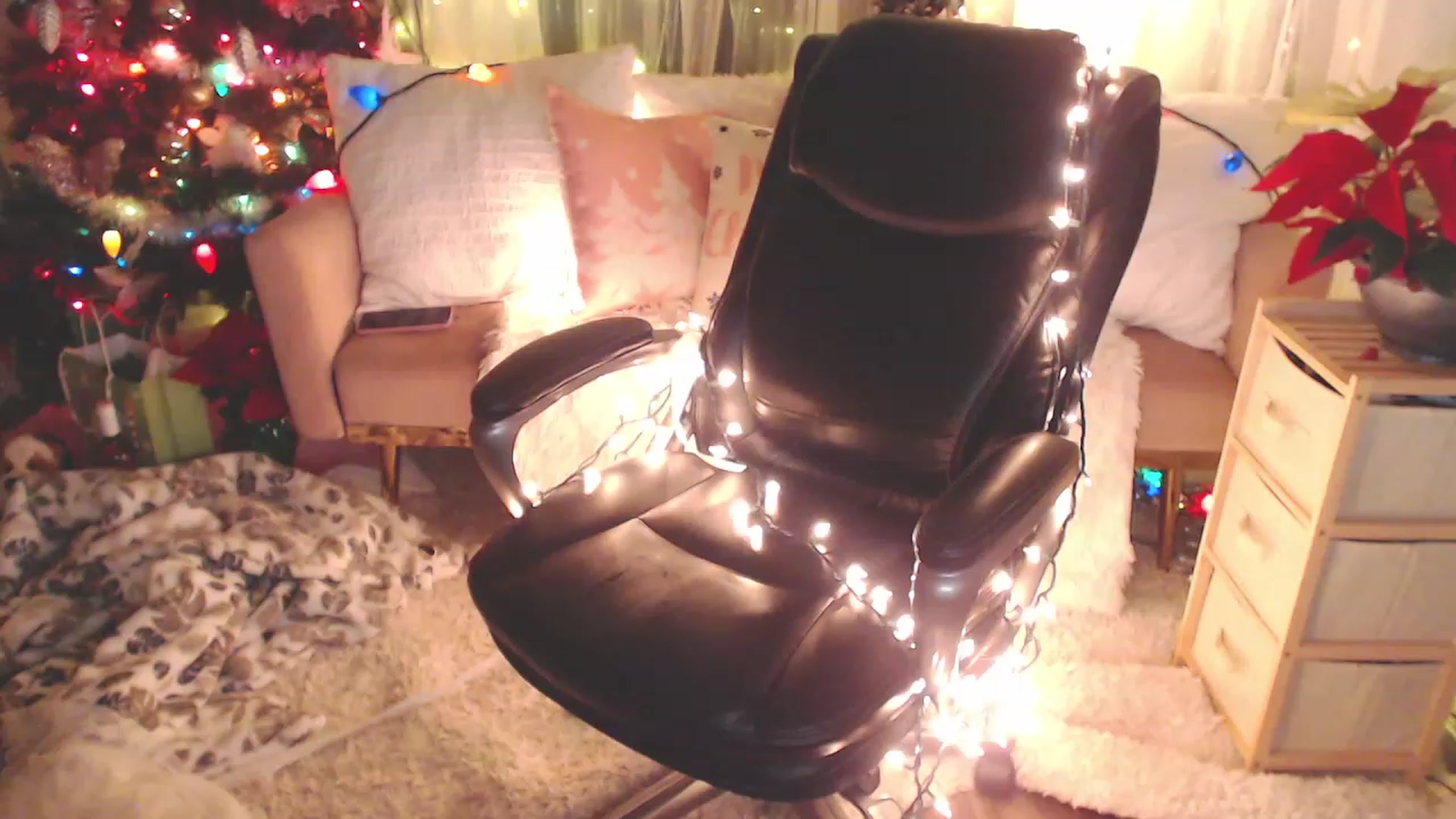 Gallery image thumbnail from KylieKohl's myfreecams stream on, 01/04/2023, 06:24 image 16 of 20