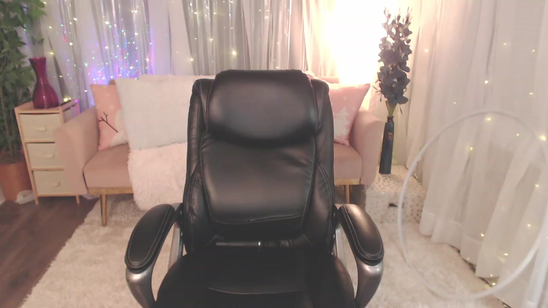 Gallery image thumbnail from KylieKohl's myfreecams stream on, 01/26/2023, 02:55 image 15 of 20