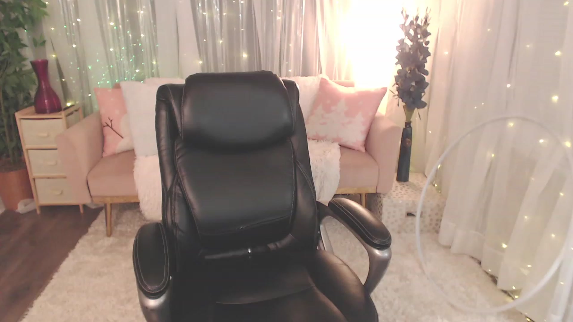 Gallery image thumbnail from KylieKohl's myfreecams stream on, 01/26/2023, 02:55 image 12 of 20