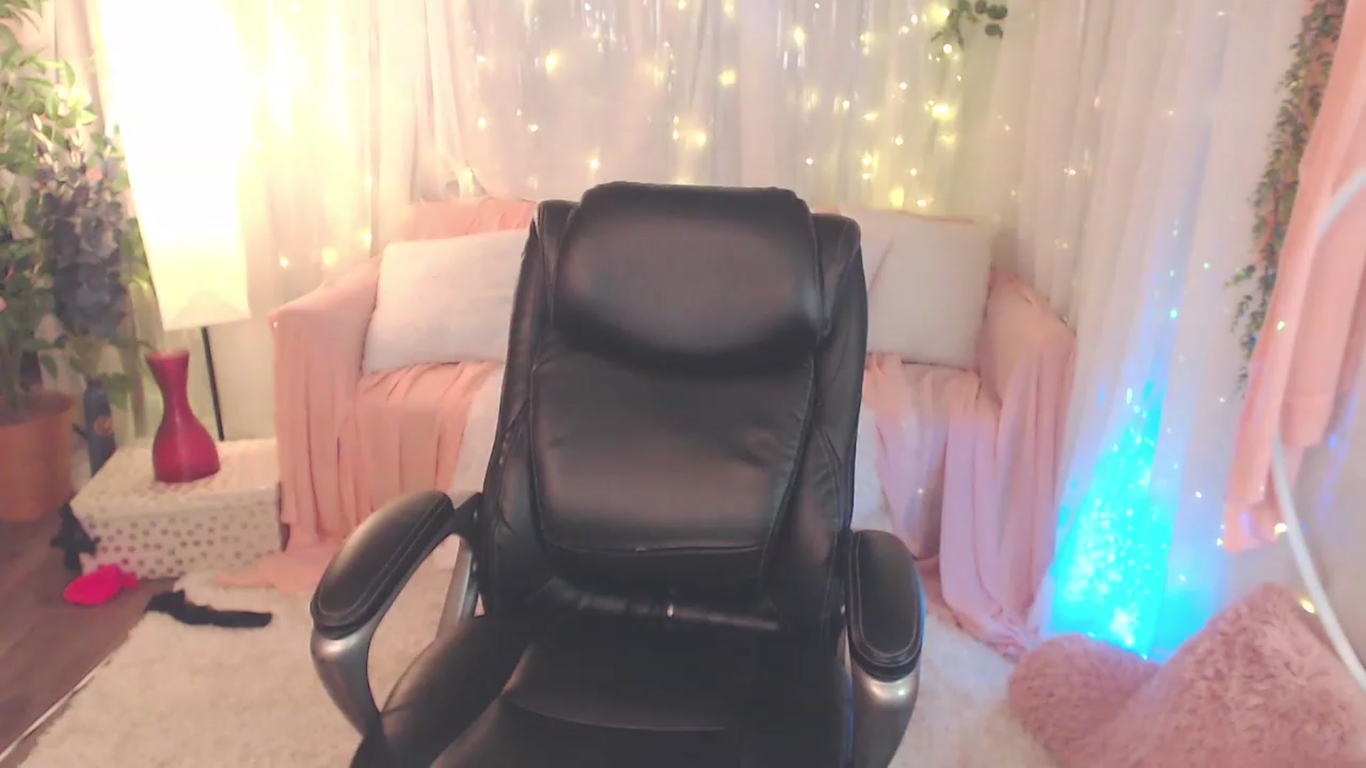 Gallery image thumbnail from KylieKohl's myfreecams stream on, 01/28/2023, 06:14 image 15 of 20