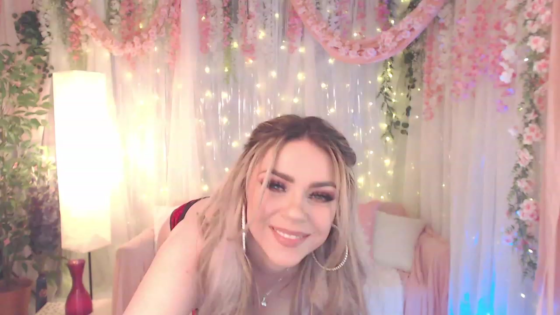 Gallery image thumbnail from KylieKohl's myfreecams stream on, 02/07/2023, 05:38 image 6 of 20