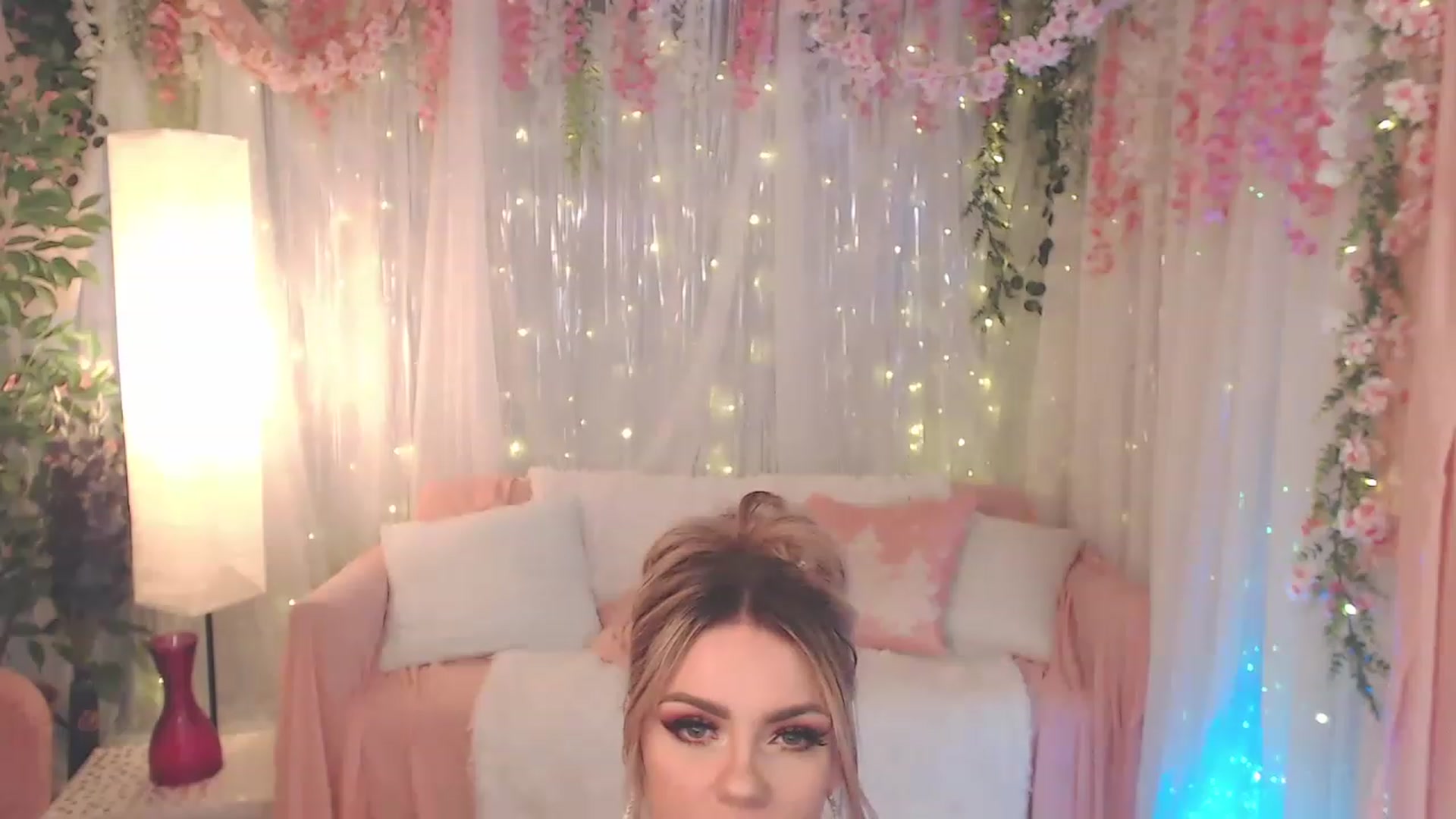 Gallery image thumbnail from KylieKohl's myfreecams stream on, 02/09/2023, 06:50 image 2 of 20