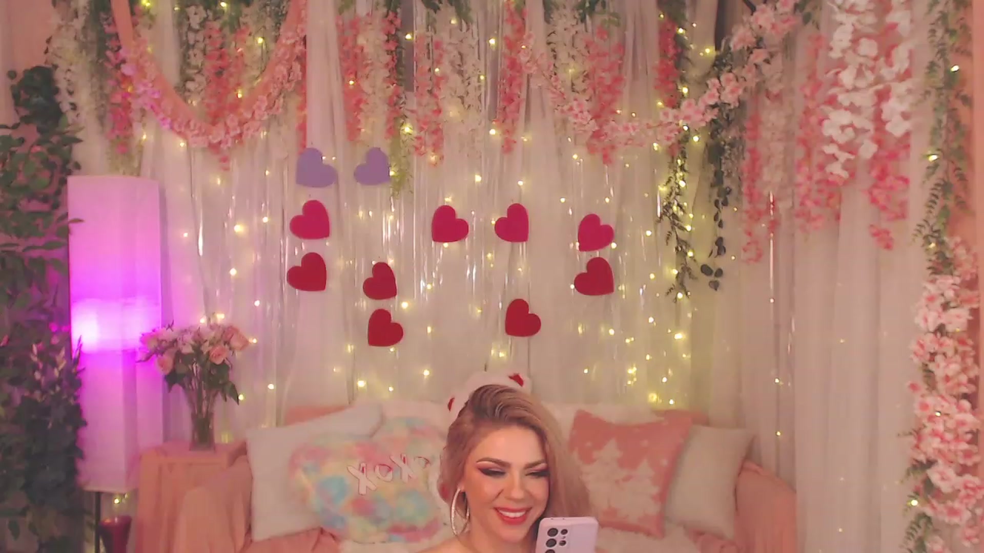 Gallery image thumbnail from KylieKohl's myfreecams stream on, 02/15/2023, 06:34 image 13 of 20
