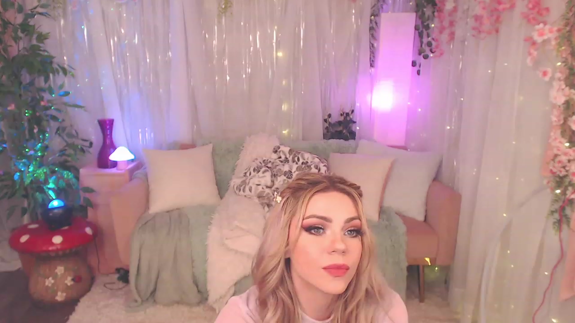 Gallery image thumbnail from KylieKohl's myfreecams stream on, 03/03/2023, 02:41 image 20 of 20