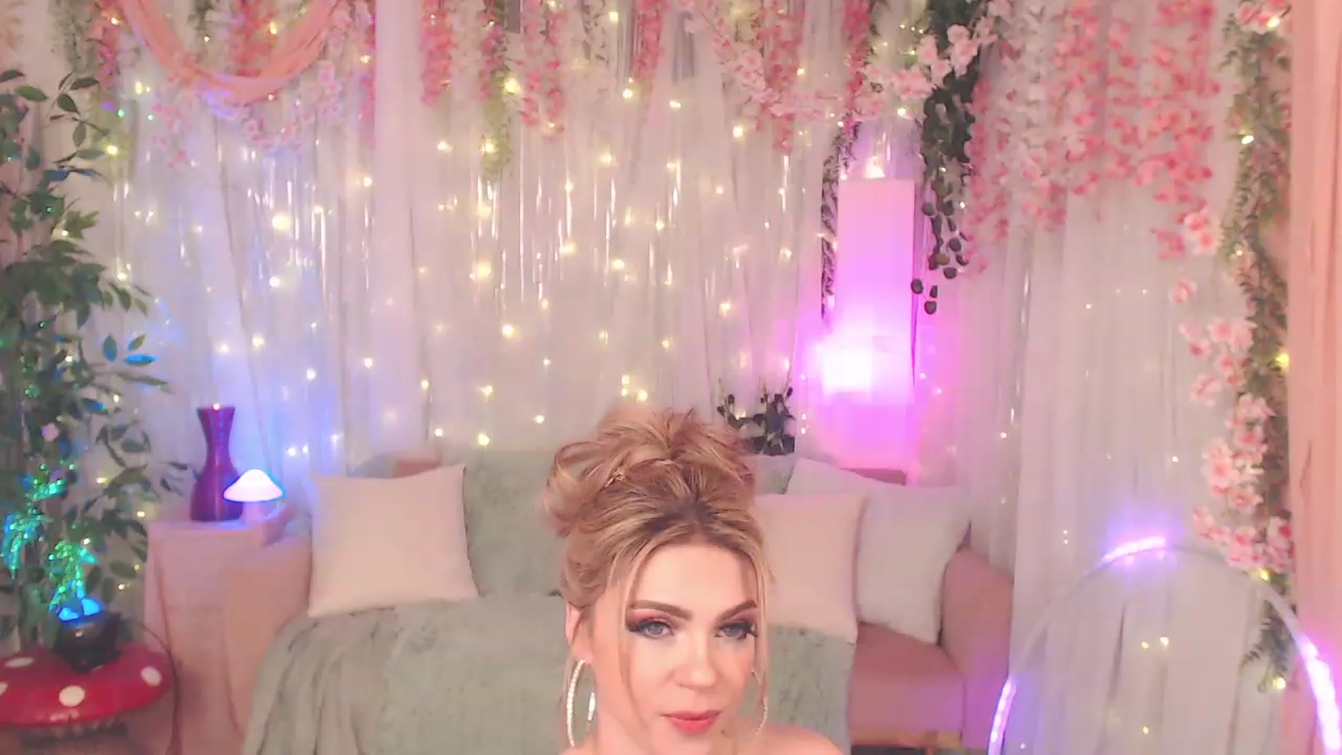 Gallery image thumbnail from KylieKohl's myfreecams stream on, 03/04/2023, 06:08 image 6 of 20