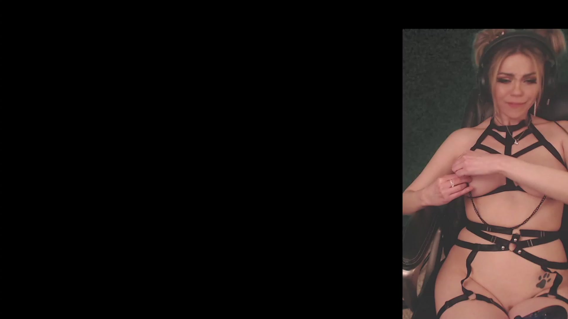 Gallery image thumbnail from KylieKohl's myfreecams stream on, 03/08/2023, 06:07 image 6 of 20