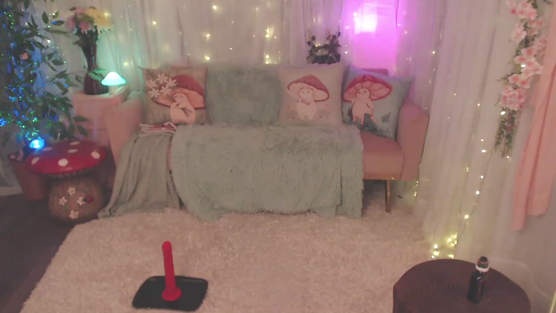 Gallery image thumbnail from KylieKohl's myfreecams stream on, 03/10/2023, 04:36 image 5 of 20