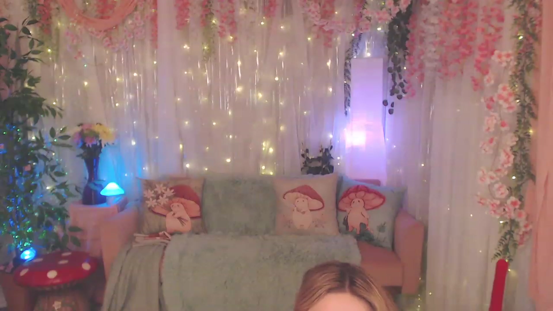 Gallery image thumbnail from KylieKohl's myfreecams stream on, 03/10/2023, 04:36 image 4 of 20