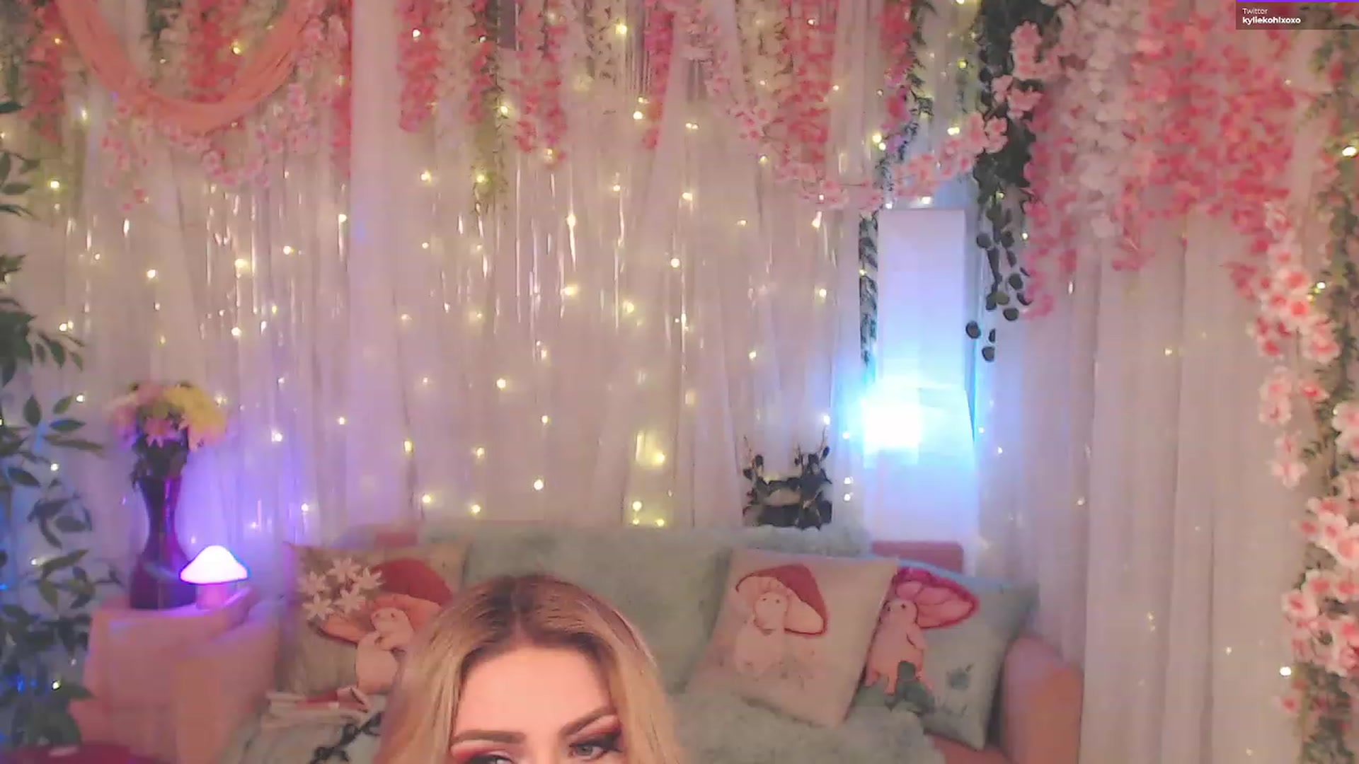 Gallery image thumbnail from KylieKohl's myfreecams stream on, 03/14/2023, 02:49 image 9 of 20