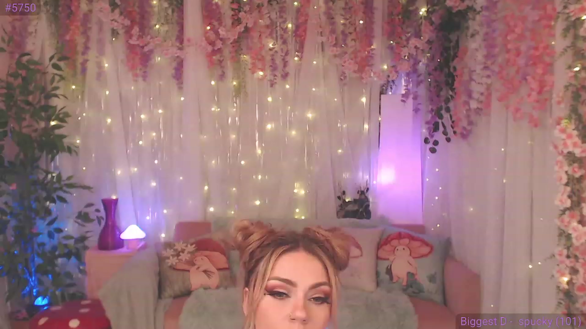 Gallery image thumbnail from KylieKohl's myfreecams stream on, 04/04/2023, 02:28 image 4 of 20