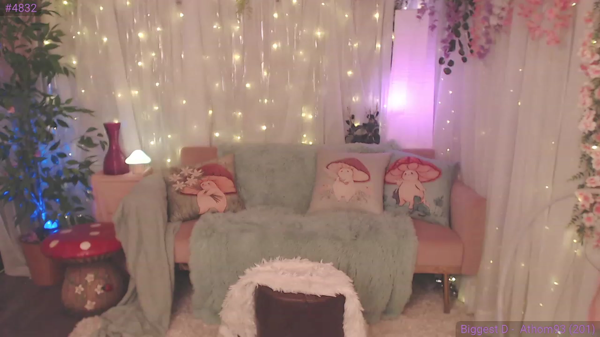 Gallery image thumbnail from KylieKohl's myfreecams stream on, 04/04/2023, 02:28 image 10 of 20