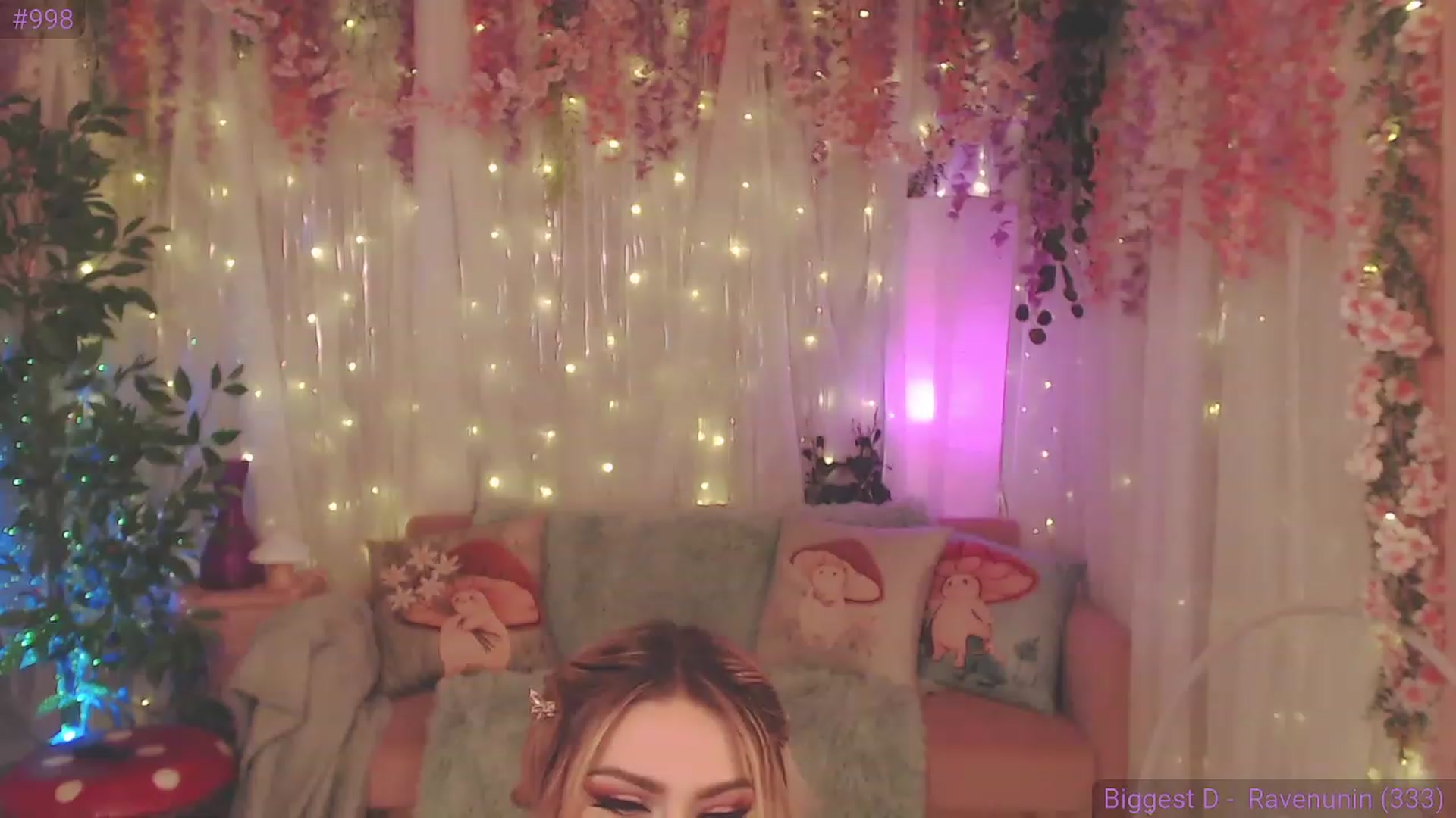 Gallery image thumbnail from KylieKohl's myfreecams stream on, 04/06/2023, 02:06 image 15 of 20