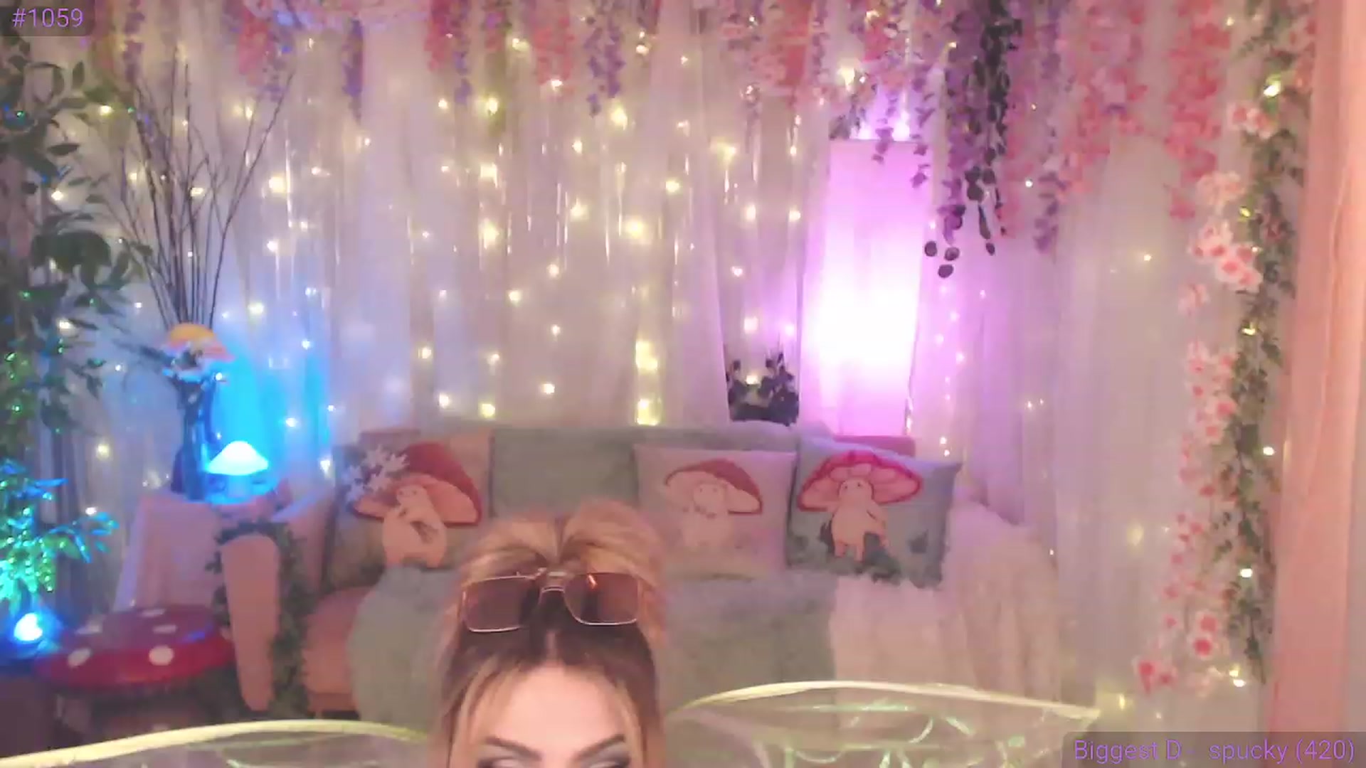 Gallery image thumbnail from KylieKohl's myfreecams stream on, 04/21/2023, 03:30 image 10 of 20
