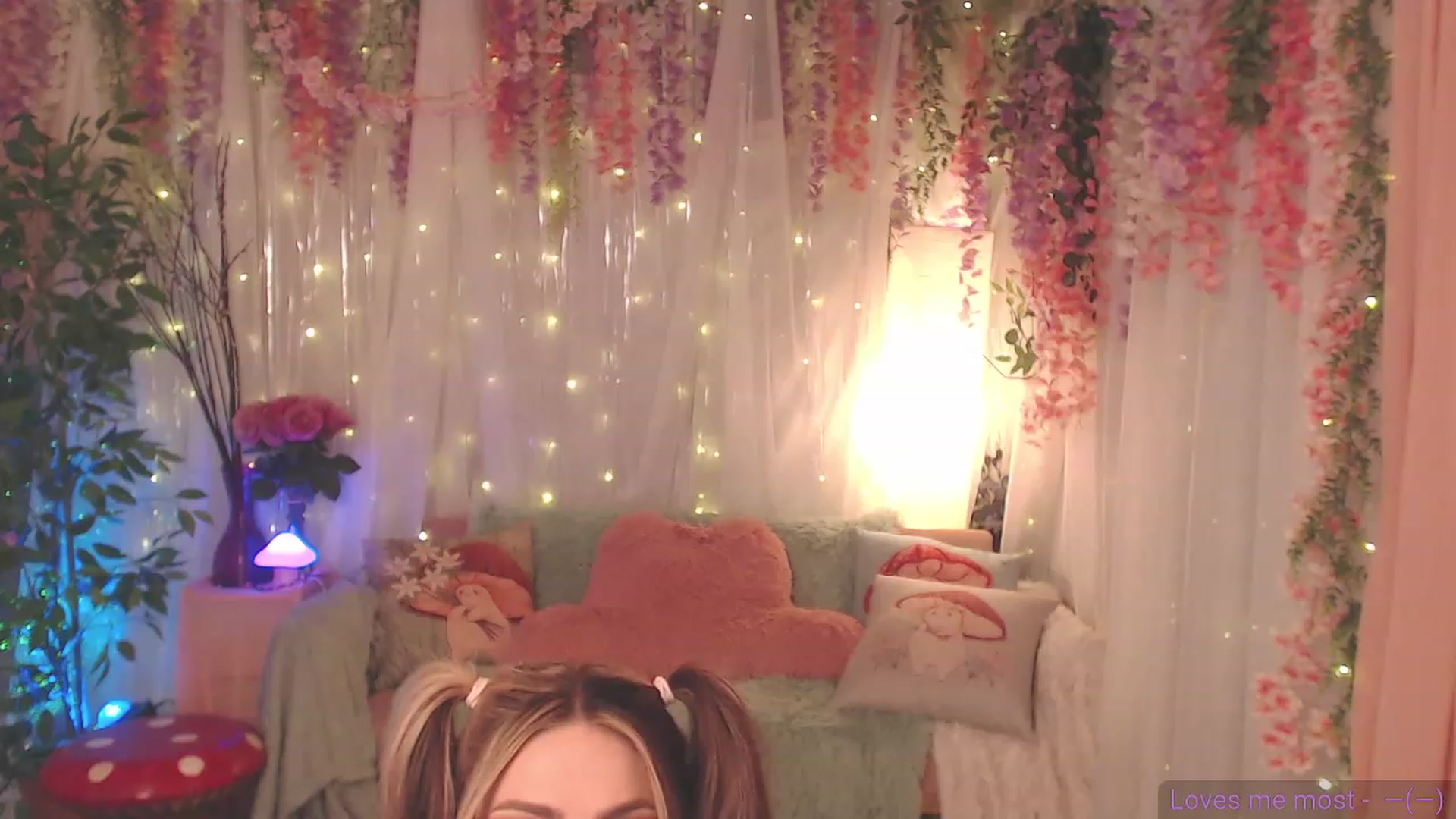 Gallery image thumbnail from KylieKohl's myfreecams stream on, 05/23/2023, 05:13 image 2 of 20