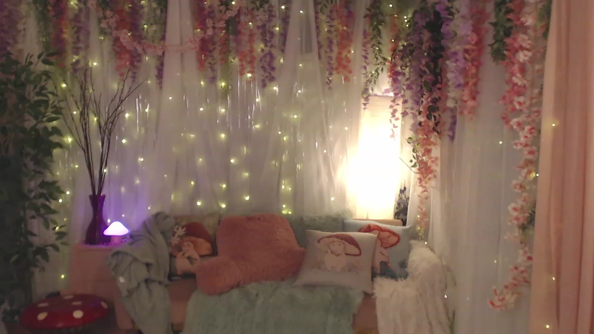 Gallery image thumbnail from KylieKohl's myfreecams stream on, 06/17/2023, 04:16 image 2 of 20