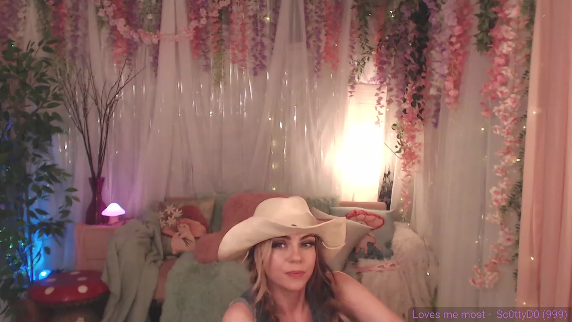 Gallery image thumbnail from KylieKohl's myfreecams stream on, 06/20/2023, 06:03 image 11 of 20