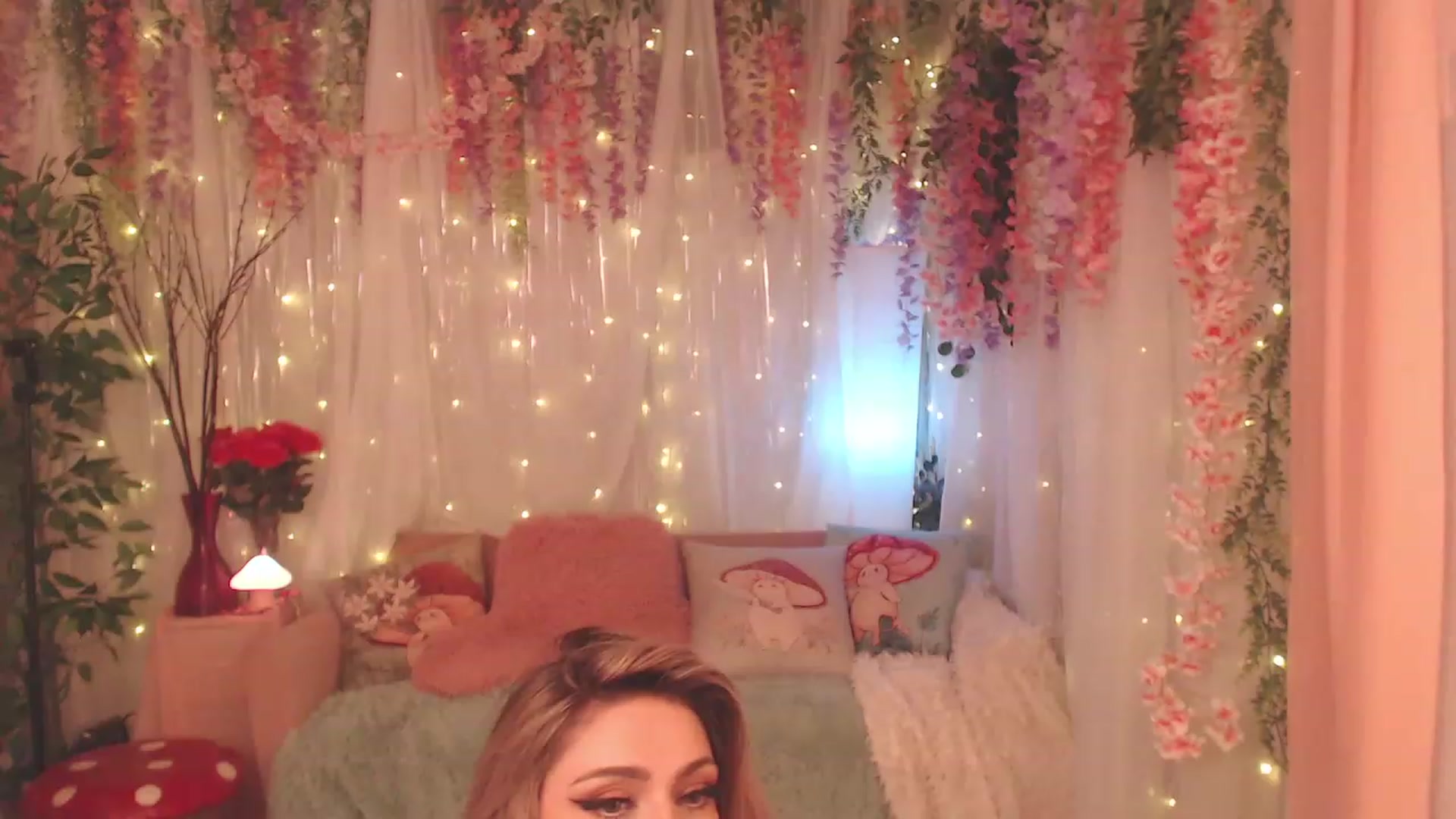 Gallery image thumbnail from KylieKohl's myfreecams stream on, 07/13/2023, 05:05 image 6 of 20