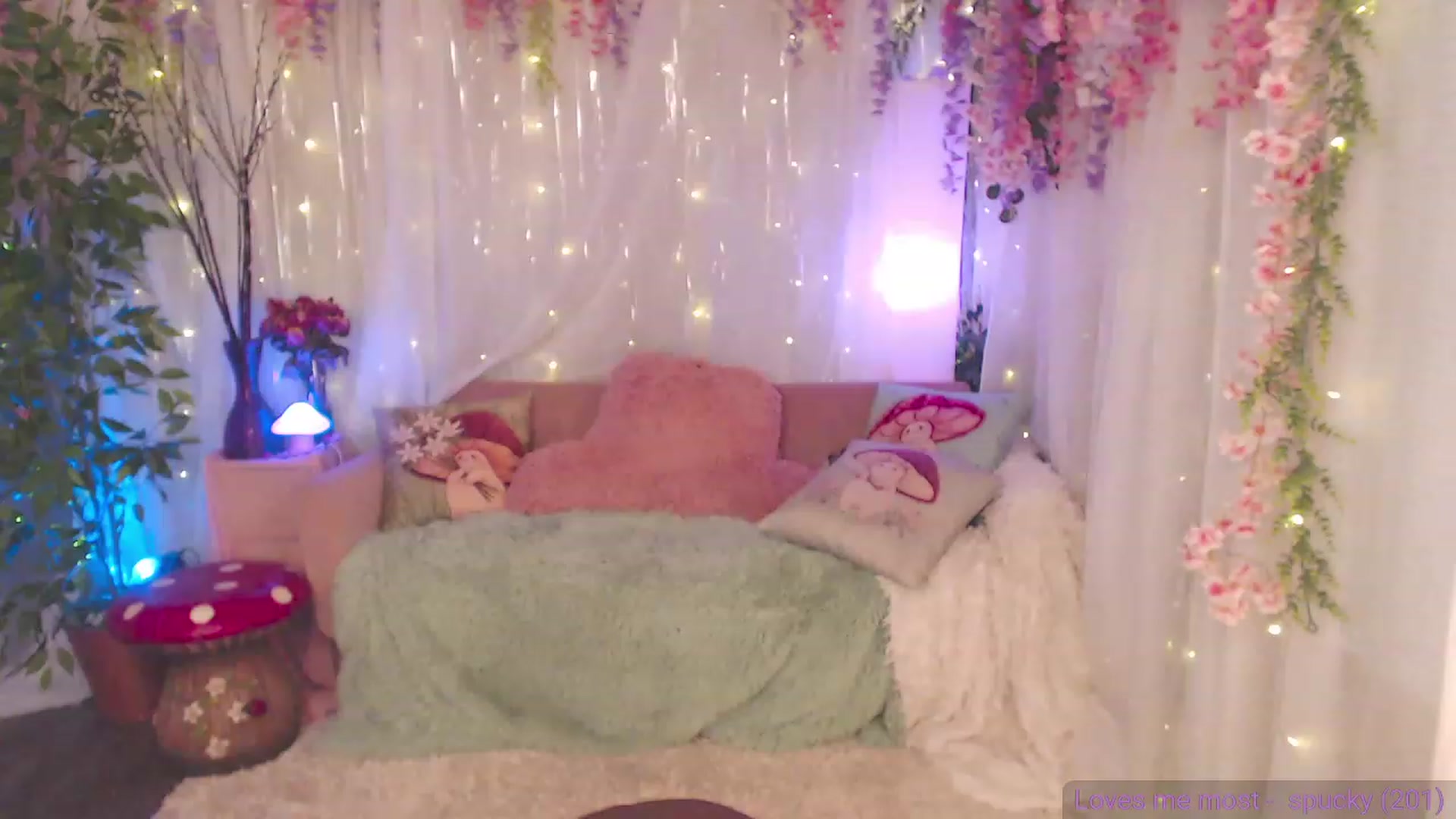 Gallery image thumbnail from KylieKohl's myfreecams stream on, 08/01/2023, 05:19 image 12 of 20