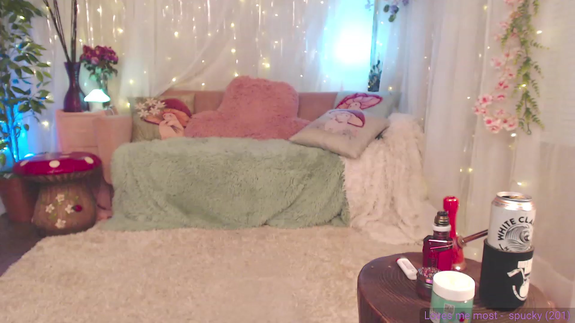 Gallery image thumbnail from KylieKohl's myfreecams stream on, 08/01/2023, 05:19 image 19 of 20
