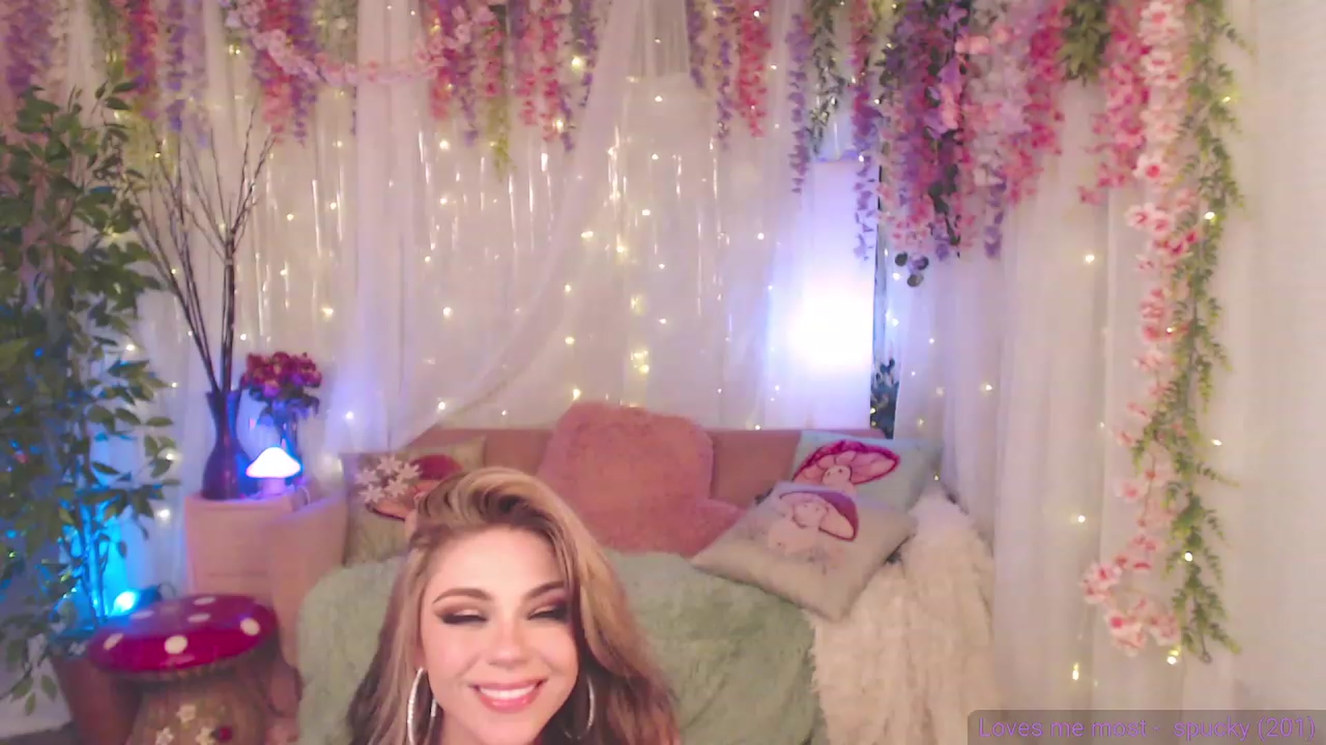 Gallery image thumbnail from KylieKohl's myfreecams stream on, 08/01/2023, 05:19 image 15 of 20