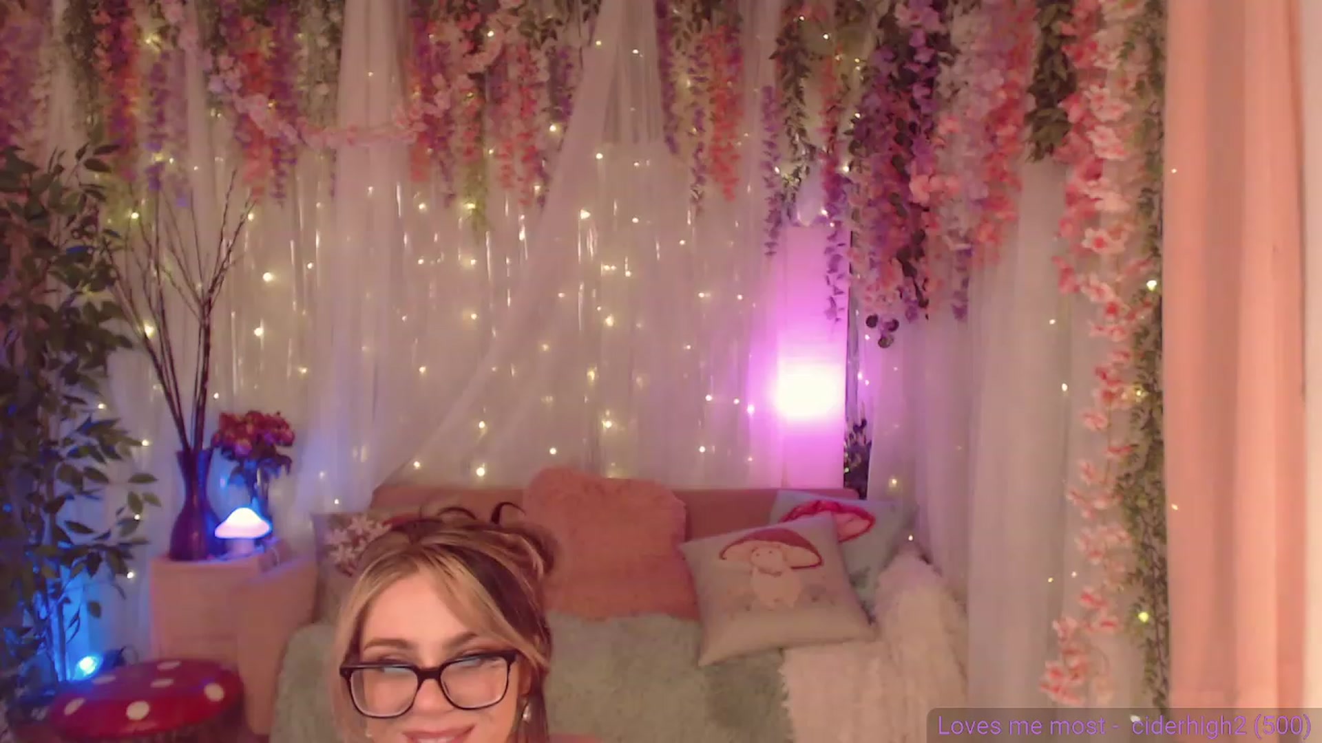 Gallery image thumbnail from KylieKohl's myfreecams stream on, 08/03/2023, 05:00 image 16 of 20