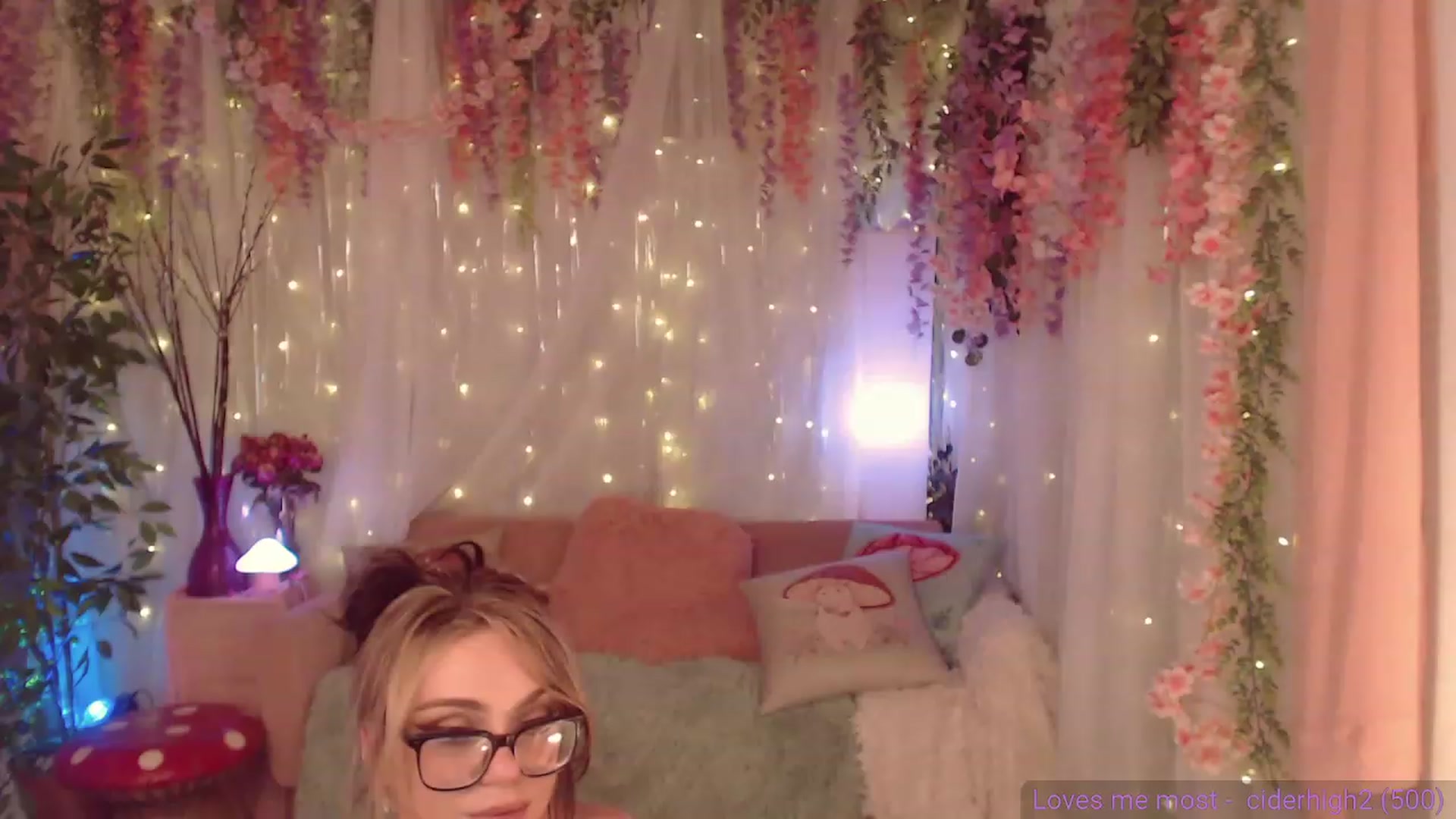 Gallery image thumbnail from KylieKohl's myfreecams stream on, 08/03/2023, 05:00 image 11 of 20
