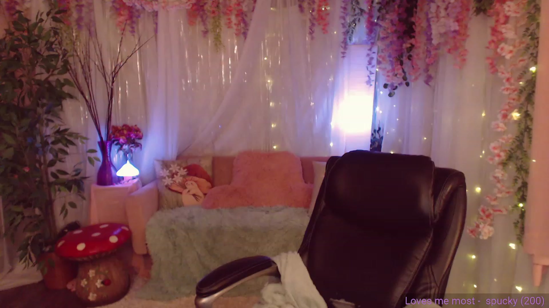 Gallery image thumbnail from KylieKohl's myfreecams stream on, 08/08/2023, 06:14 image 18 of 20