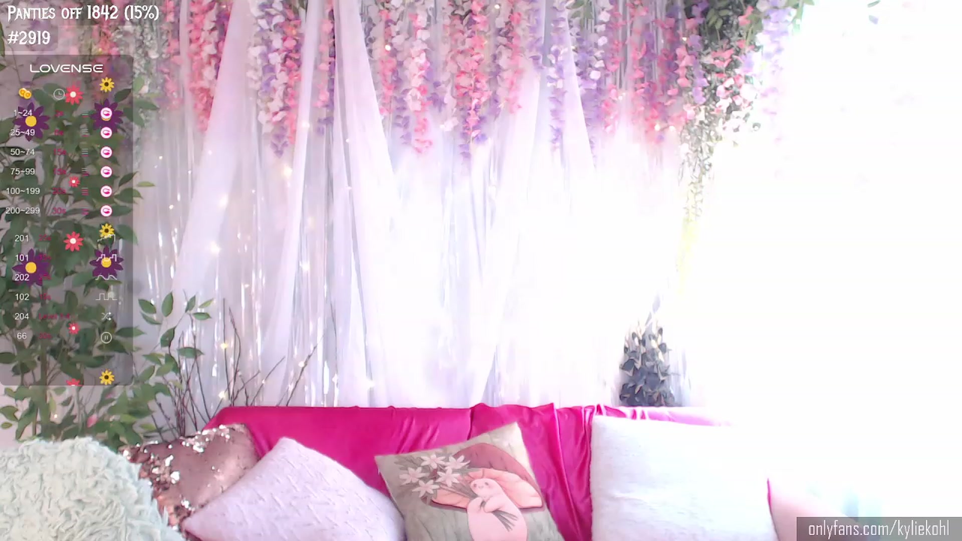 Gallery image thumbnail from KylieKohl's myfreecams stream on, 03/15/2024, 18:14 image 19 of 20