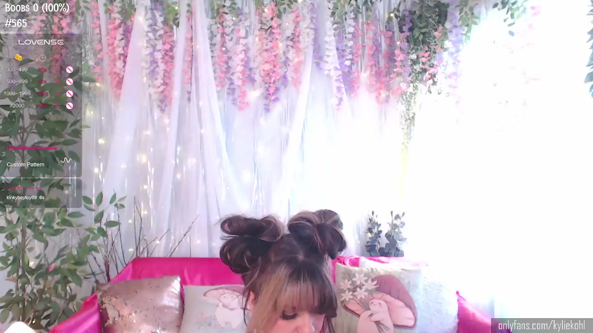 Gallery image thumbnail from KylieKohl's myfreecams stream on, 04/05/2024, 21:36 image 17 of 20