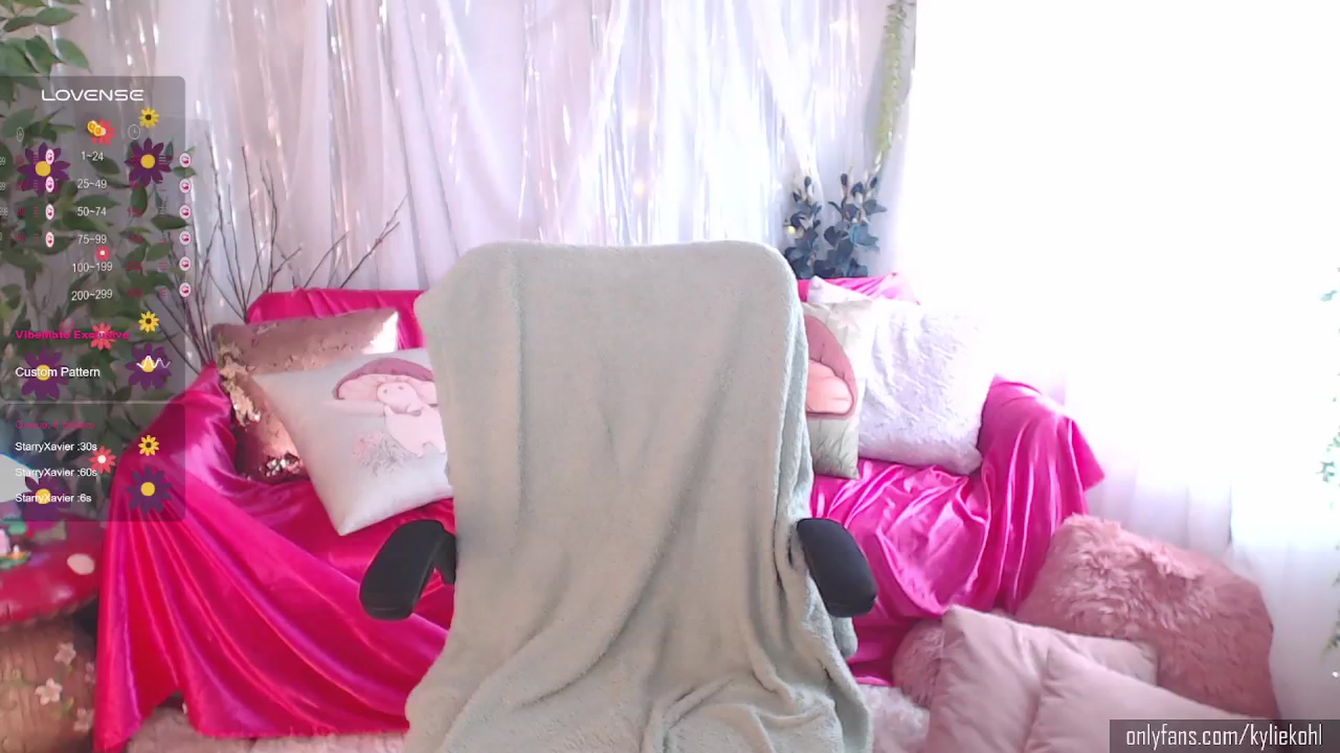 Gallery image thumbnail from KylieKohl's myfreecams stream on, 04/16/2024, 18:35 image 20 of 20